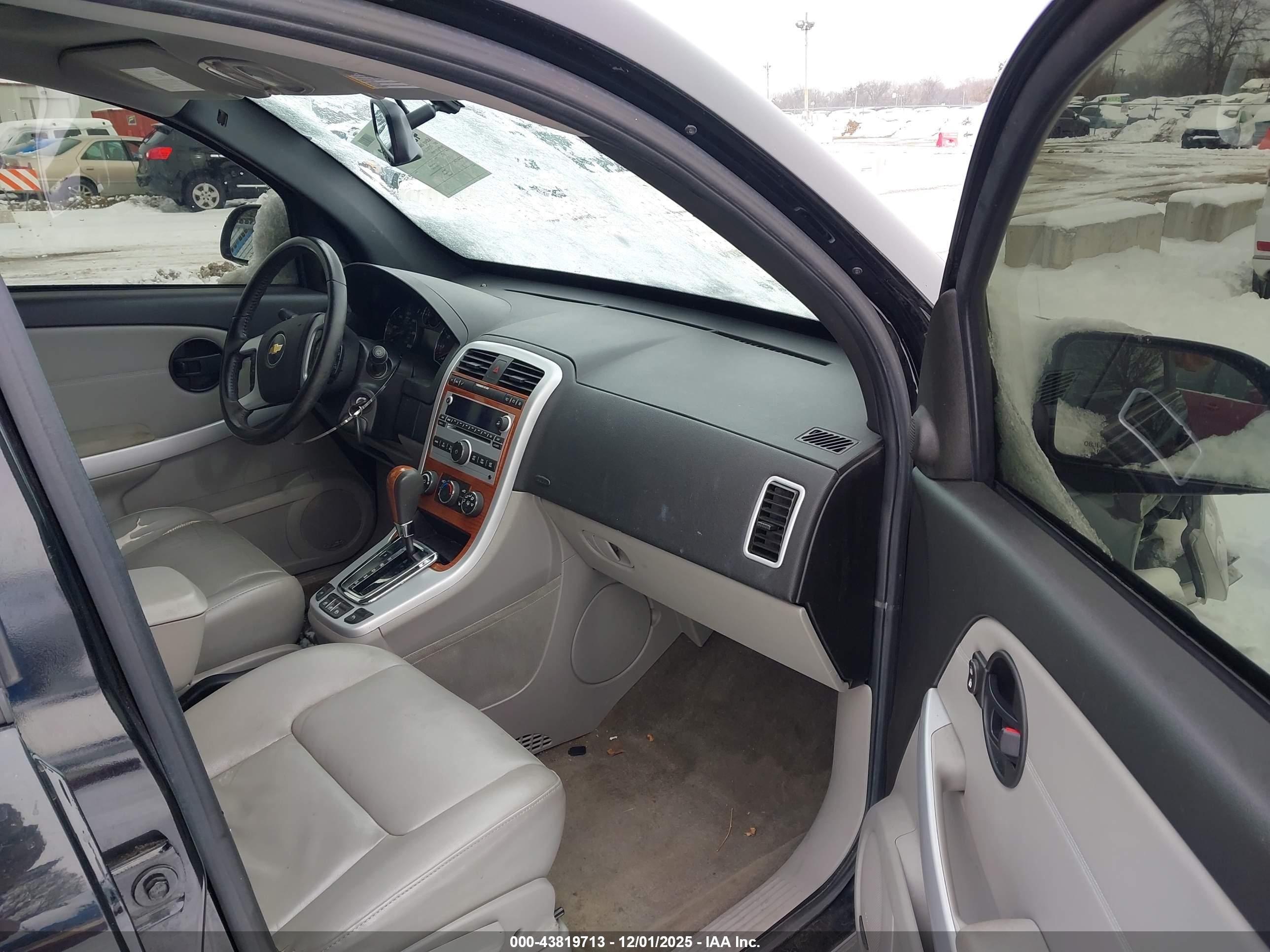CHEVROLET EQUINOX image 5