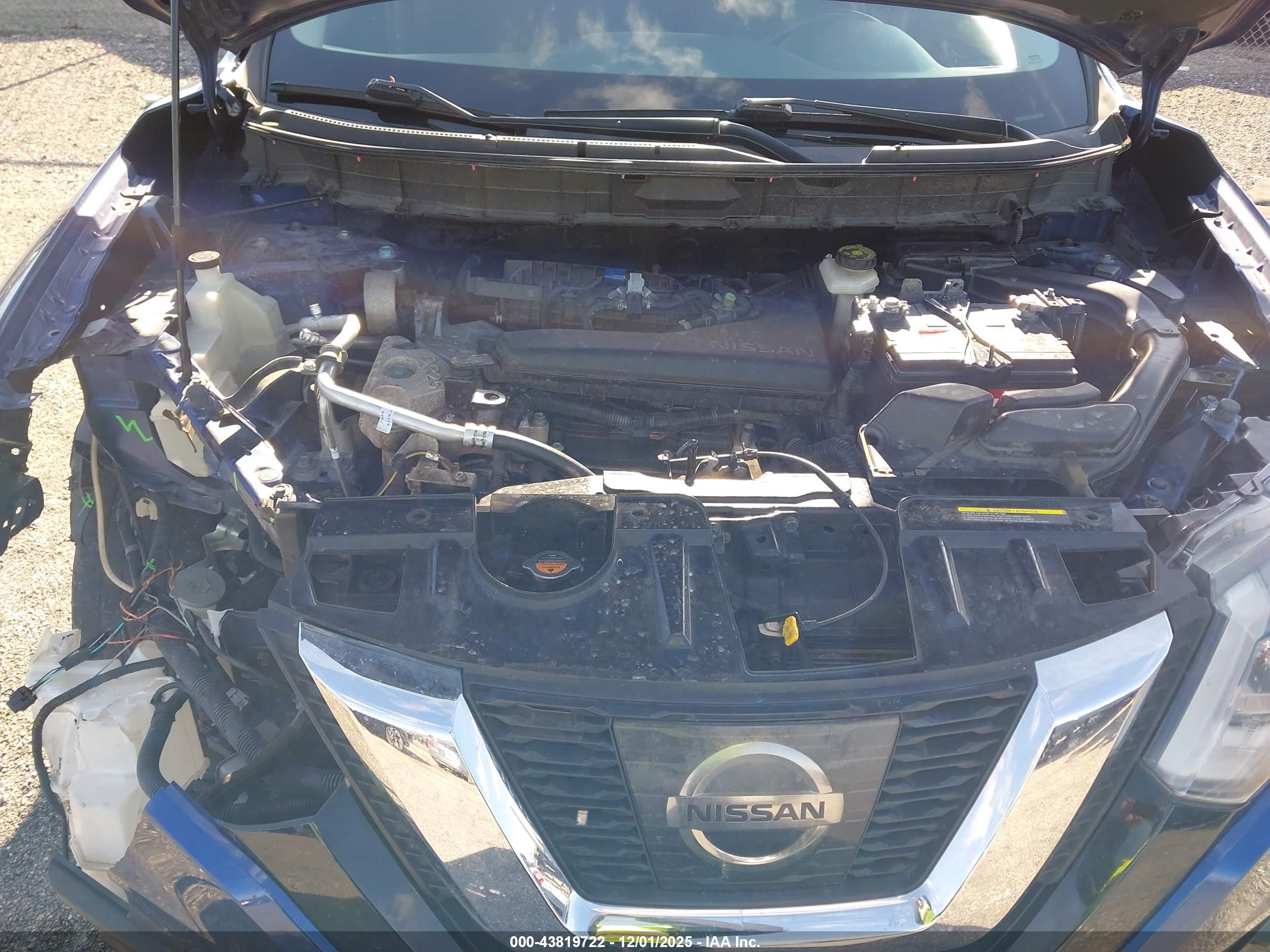 NISSAN ROGUE image 10