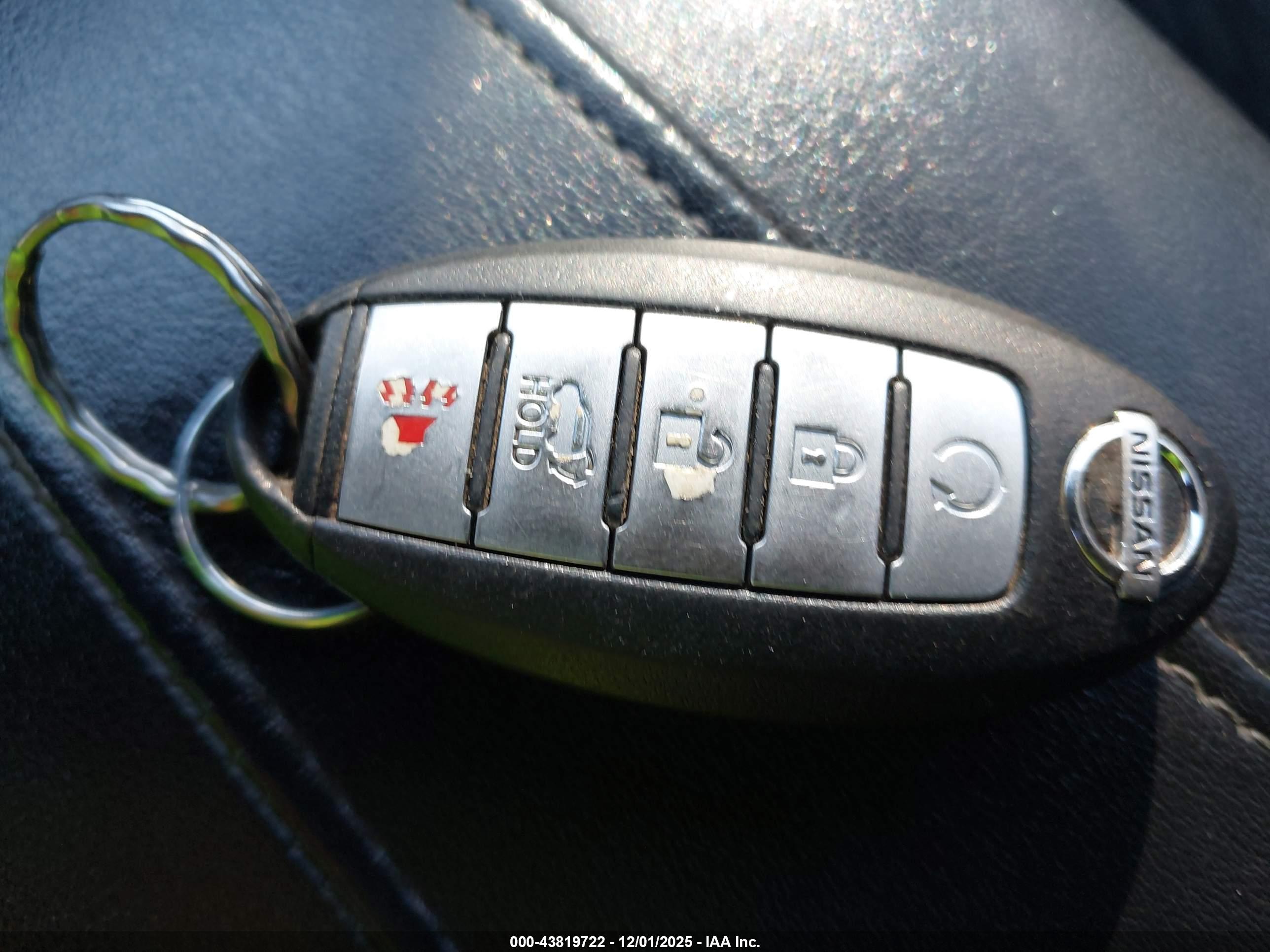 NISSAN ROGUE image 11