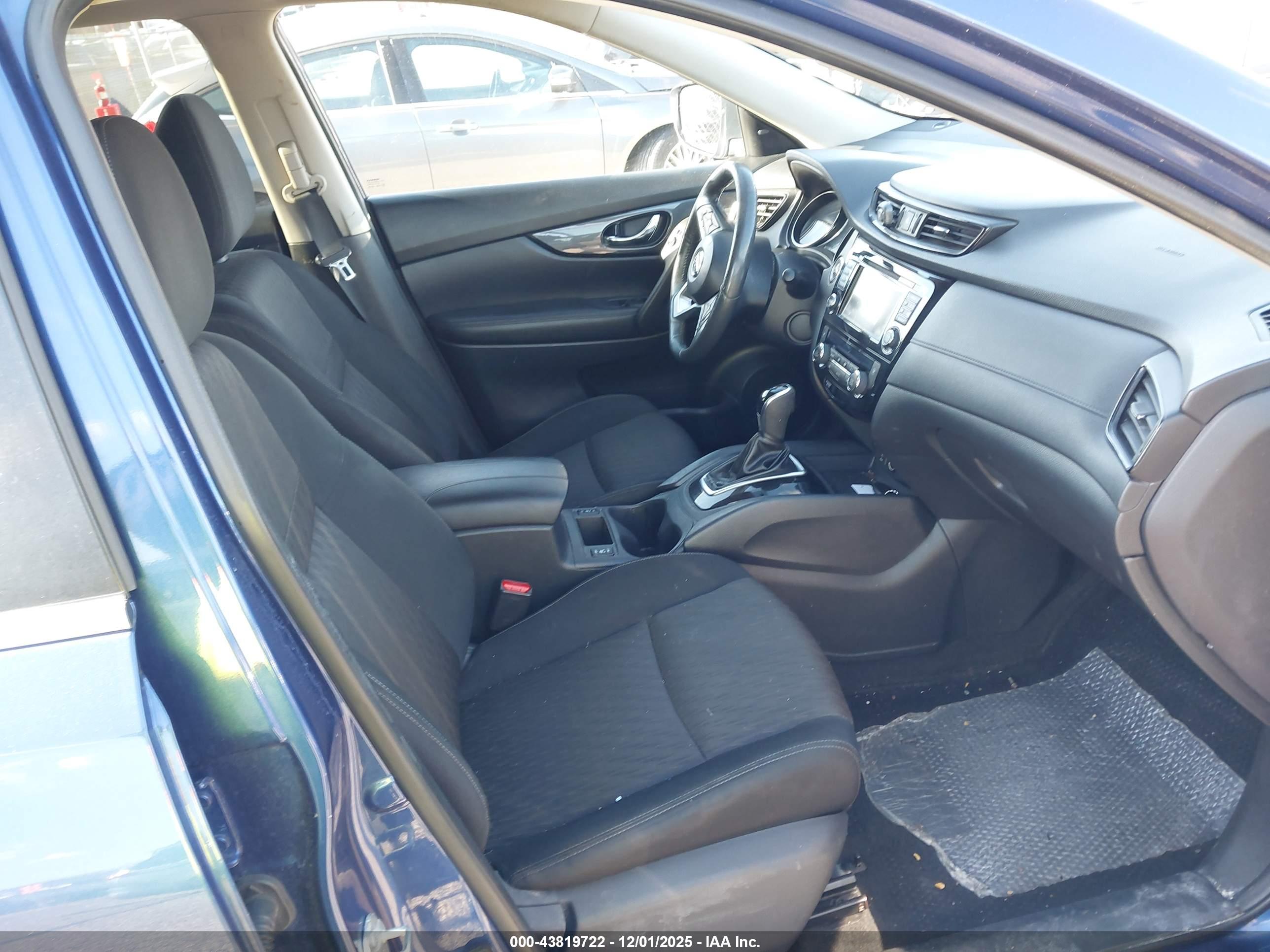 NISSAN ROGUE image 5