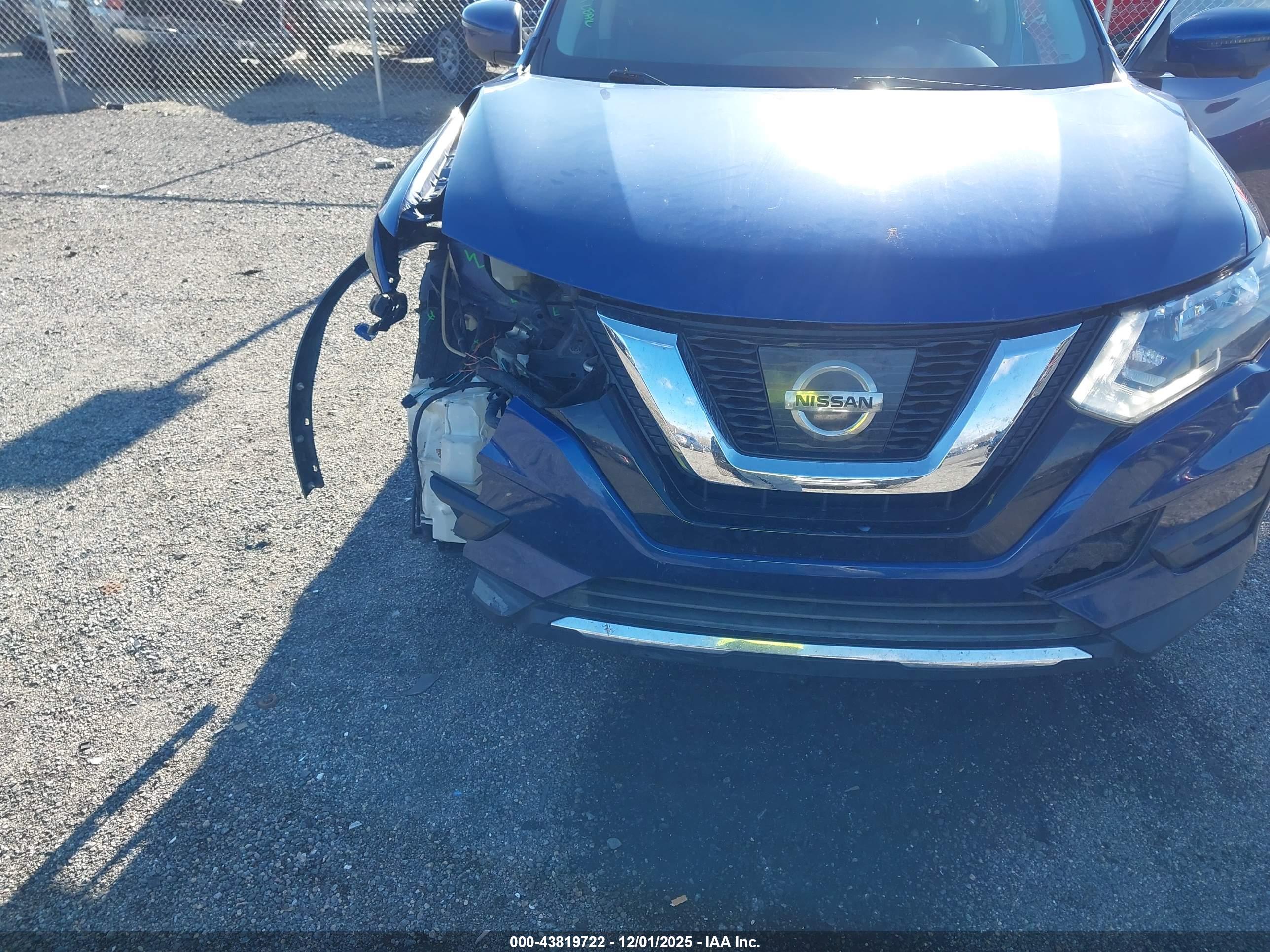 NISSAN ROGUE image 6