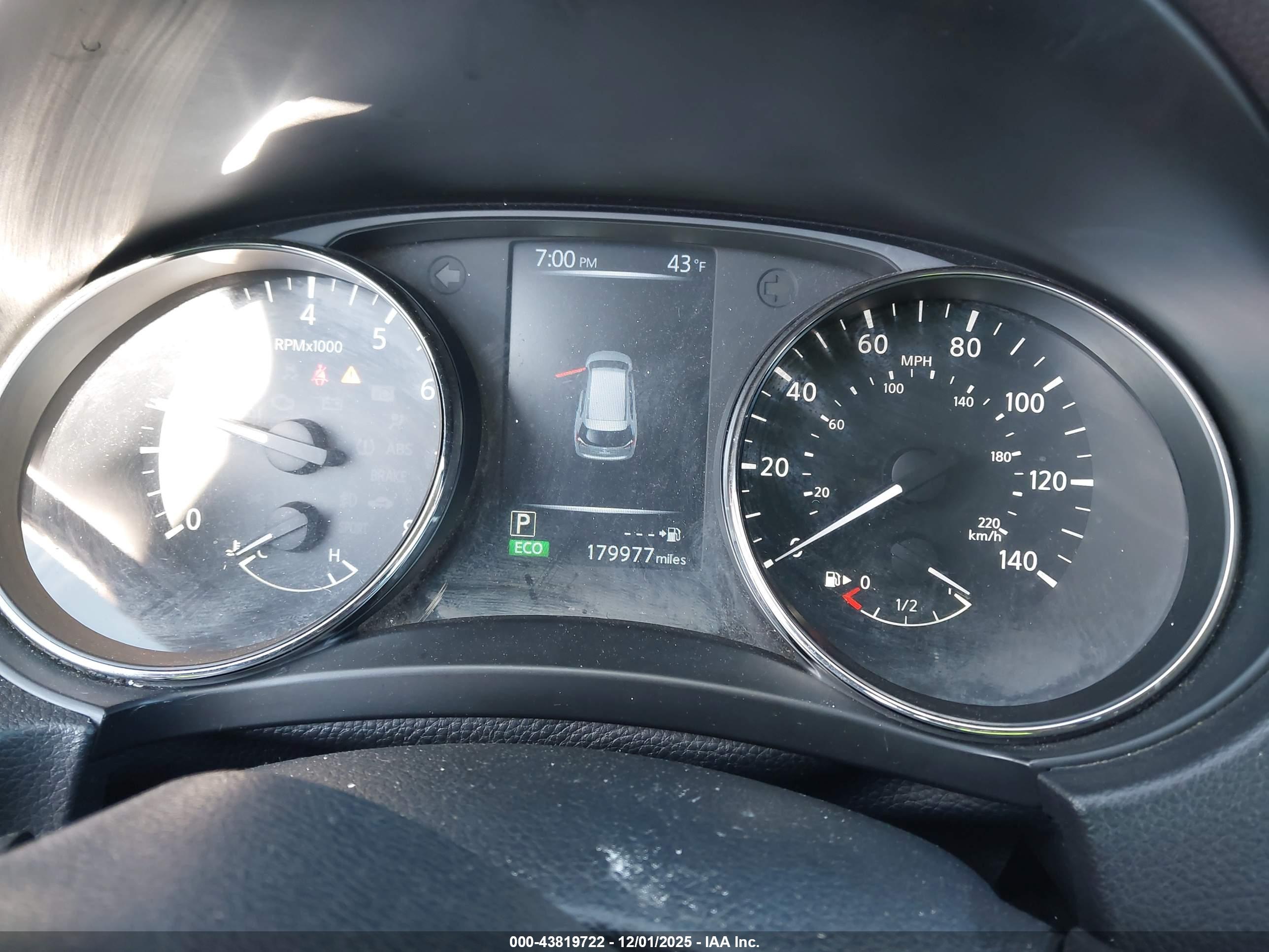 NISSAN ROGUE image 7