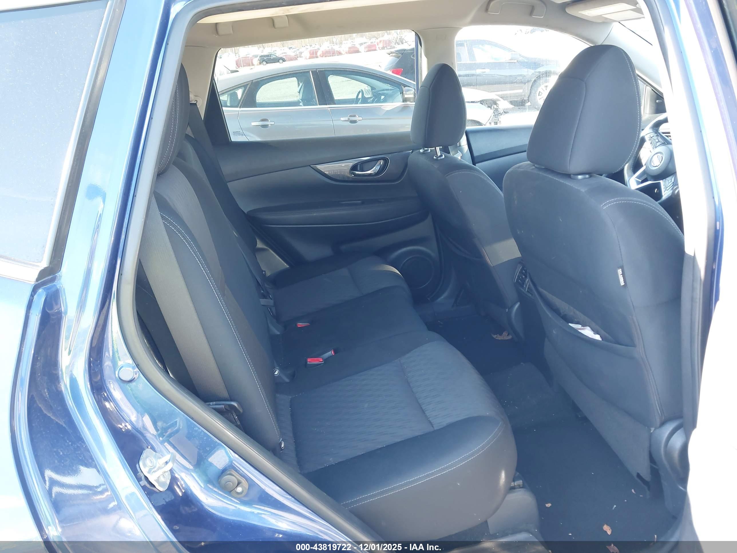NISSAN ROGUE image 8