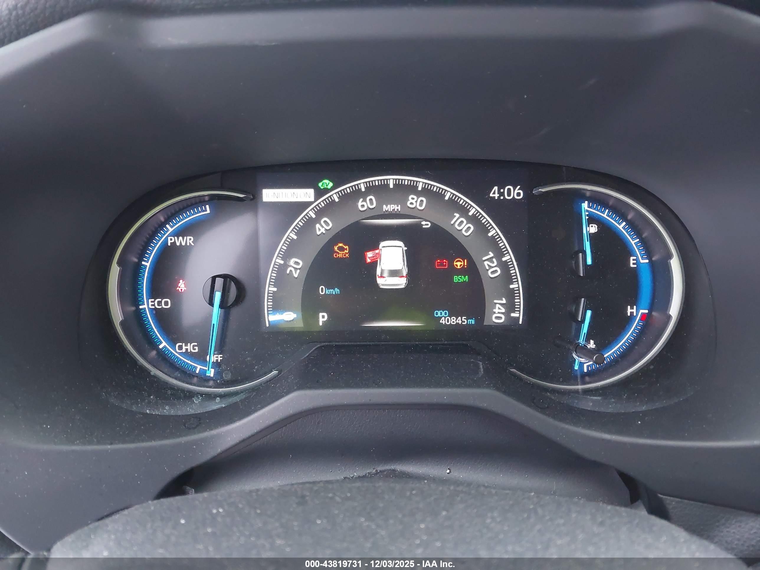 TOYOTA RAV4 image 7