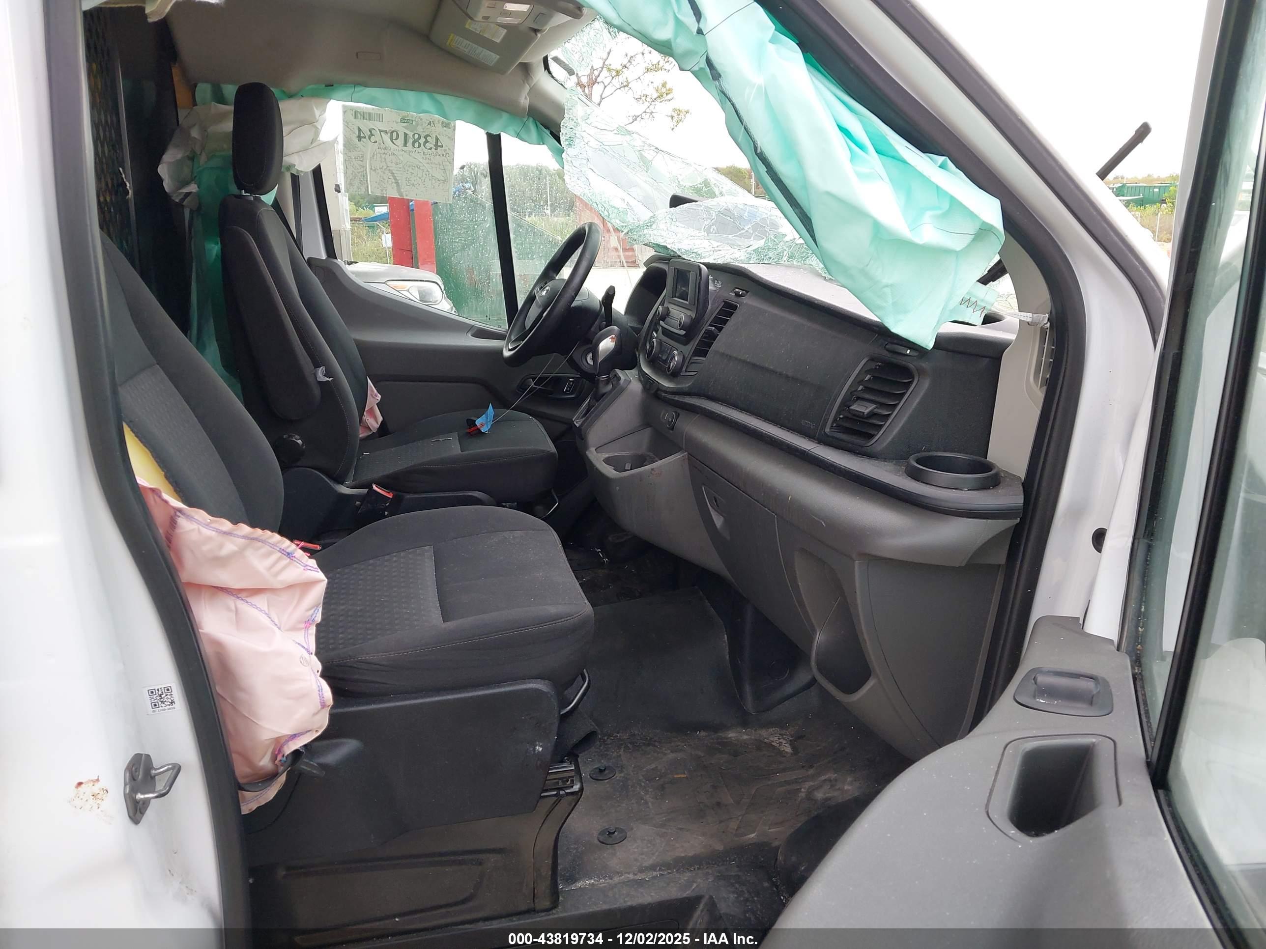 FORD TRANSIT-250 image 5