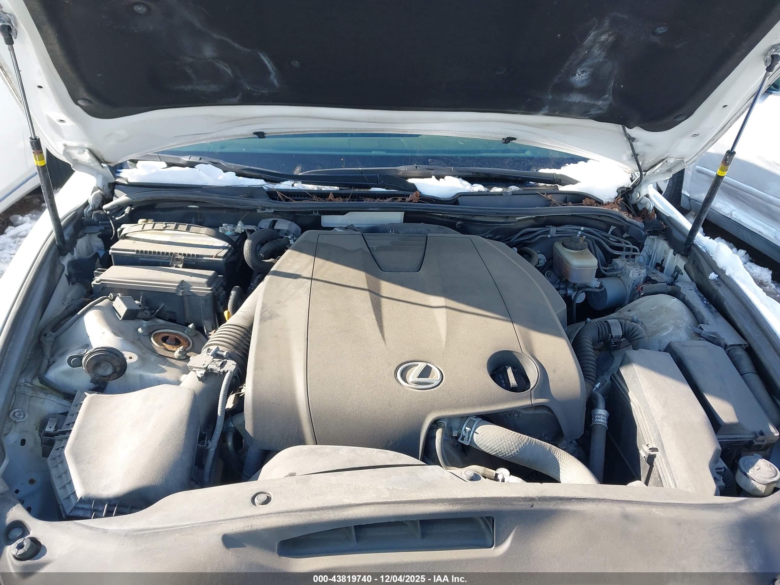LEXUS IS image 10