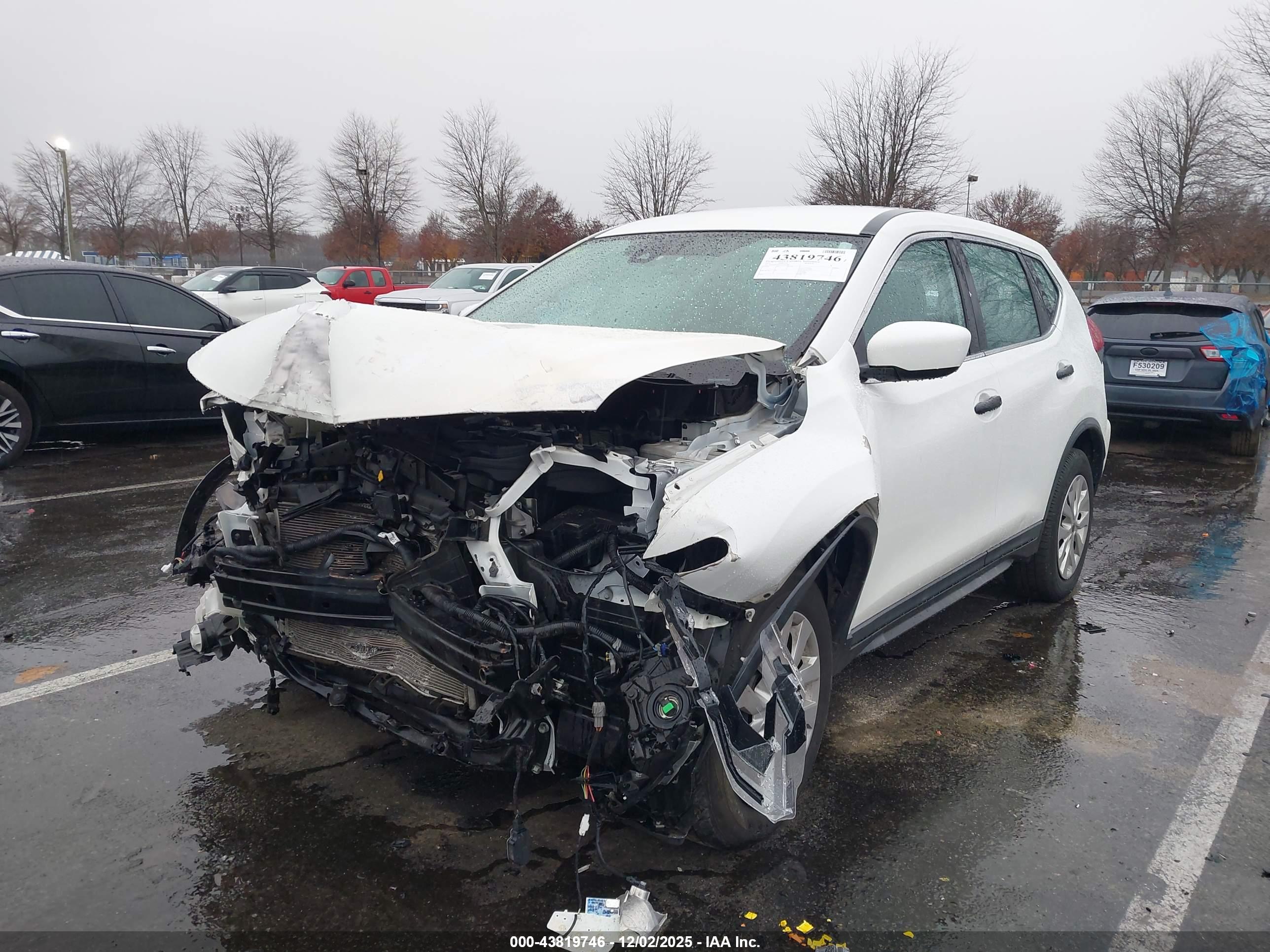 NISSAN ROGUE image 2