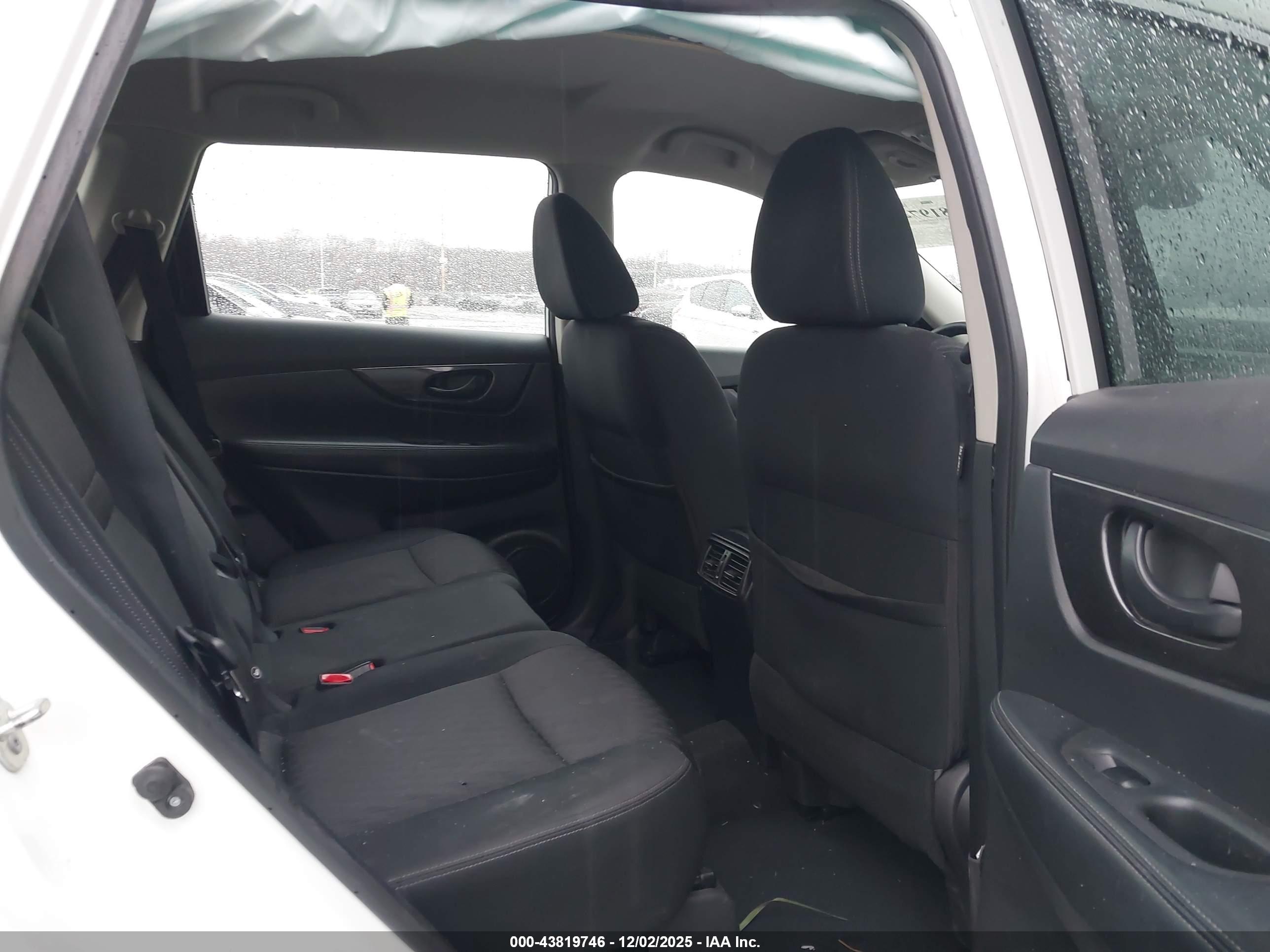 NISSAN ROGUE image 8