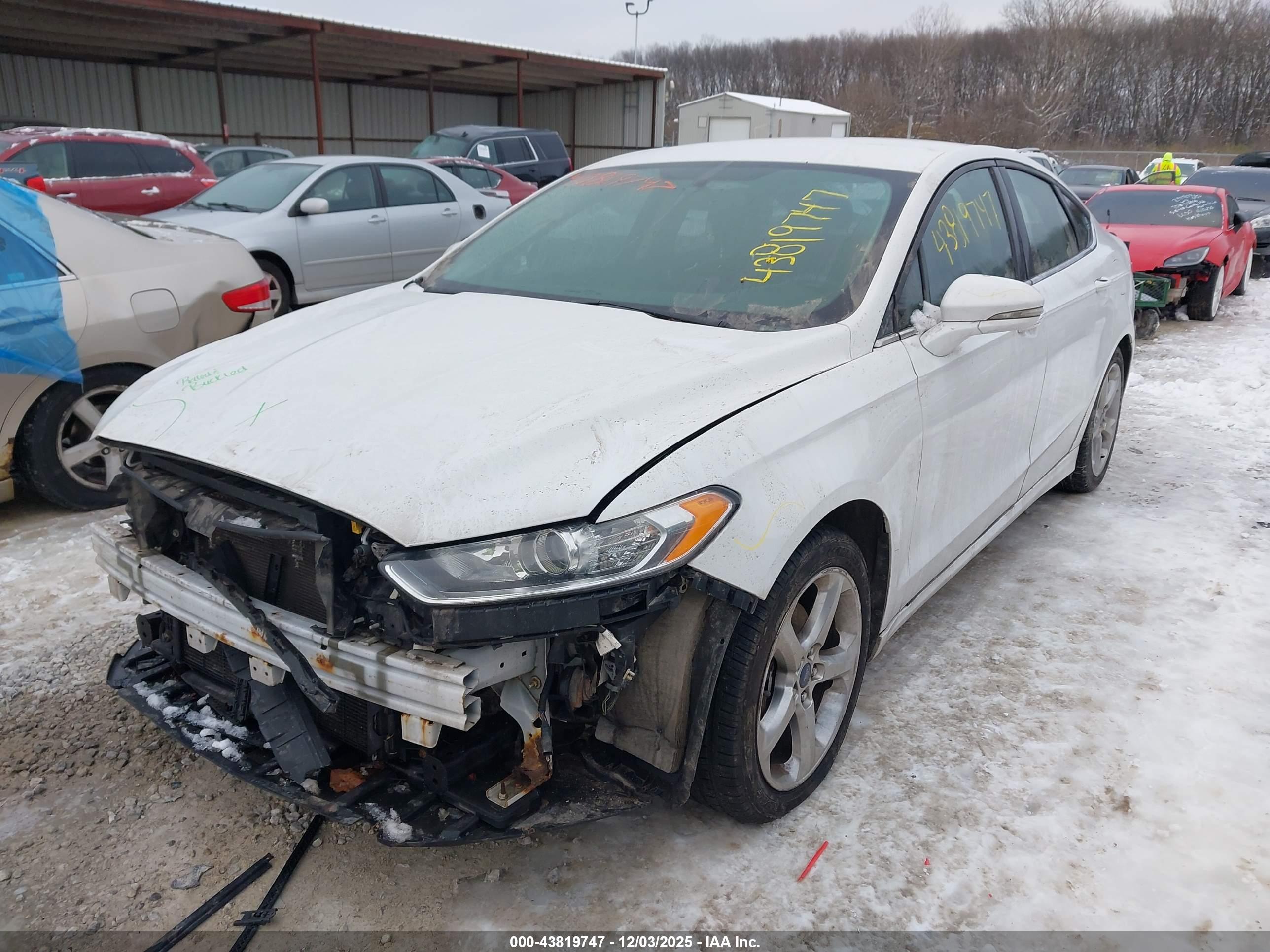 FORD FUSION image 2