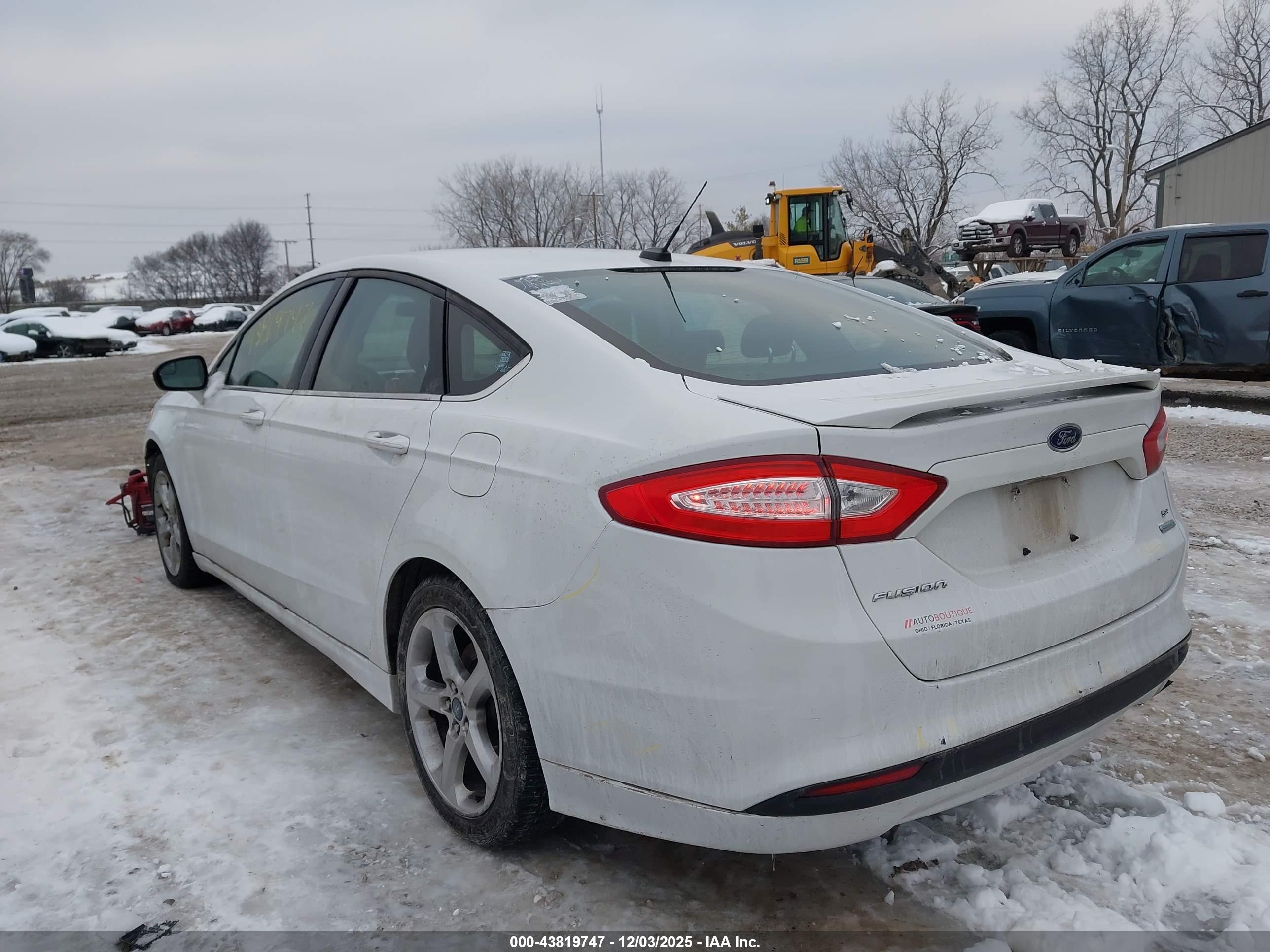 FORD FUSION image 3