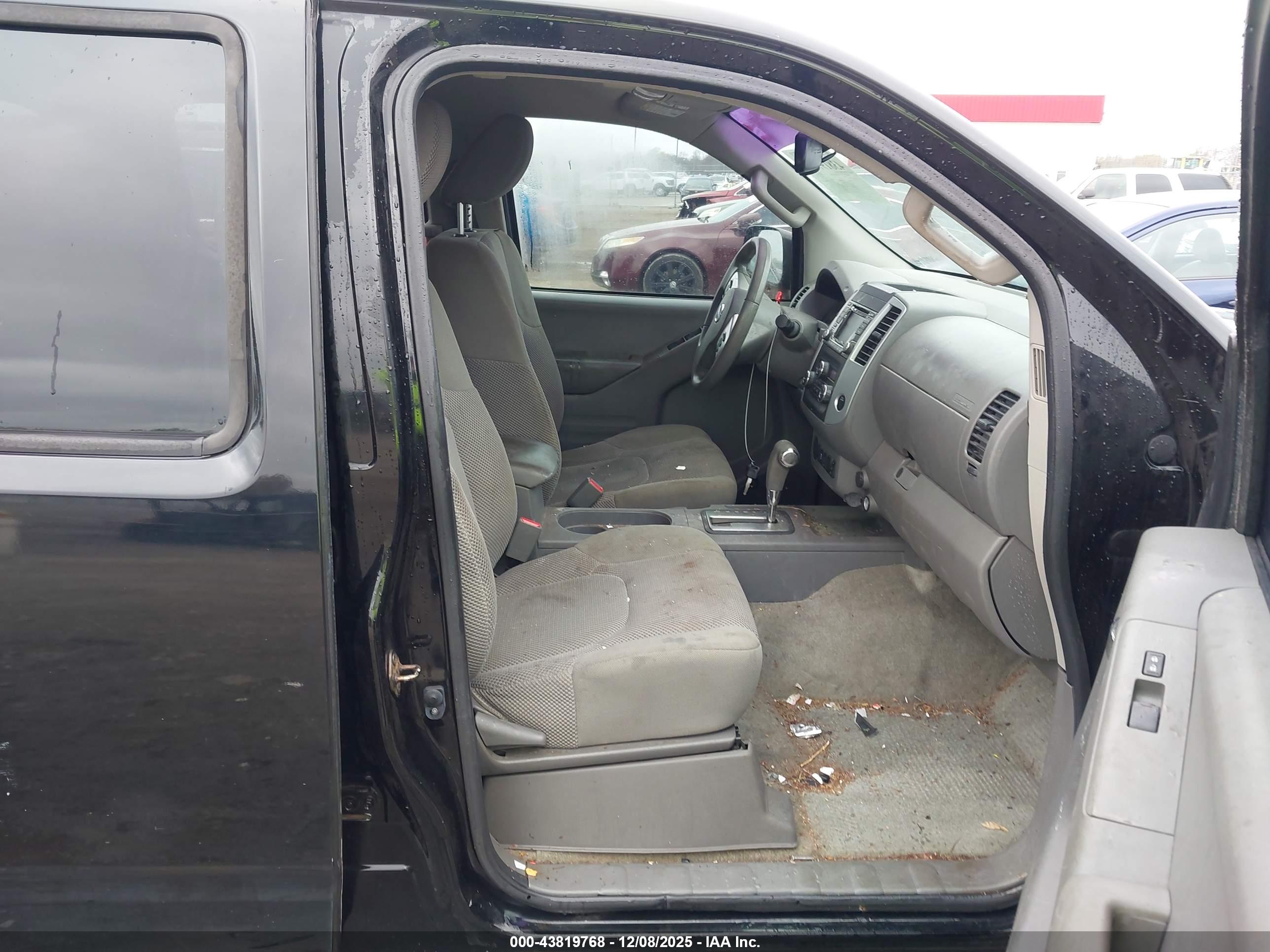 NISSAN FRONTIER image 5