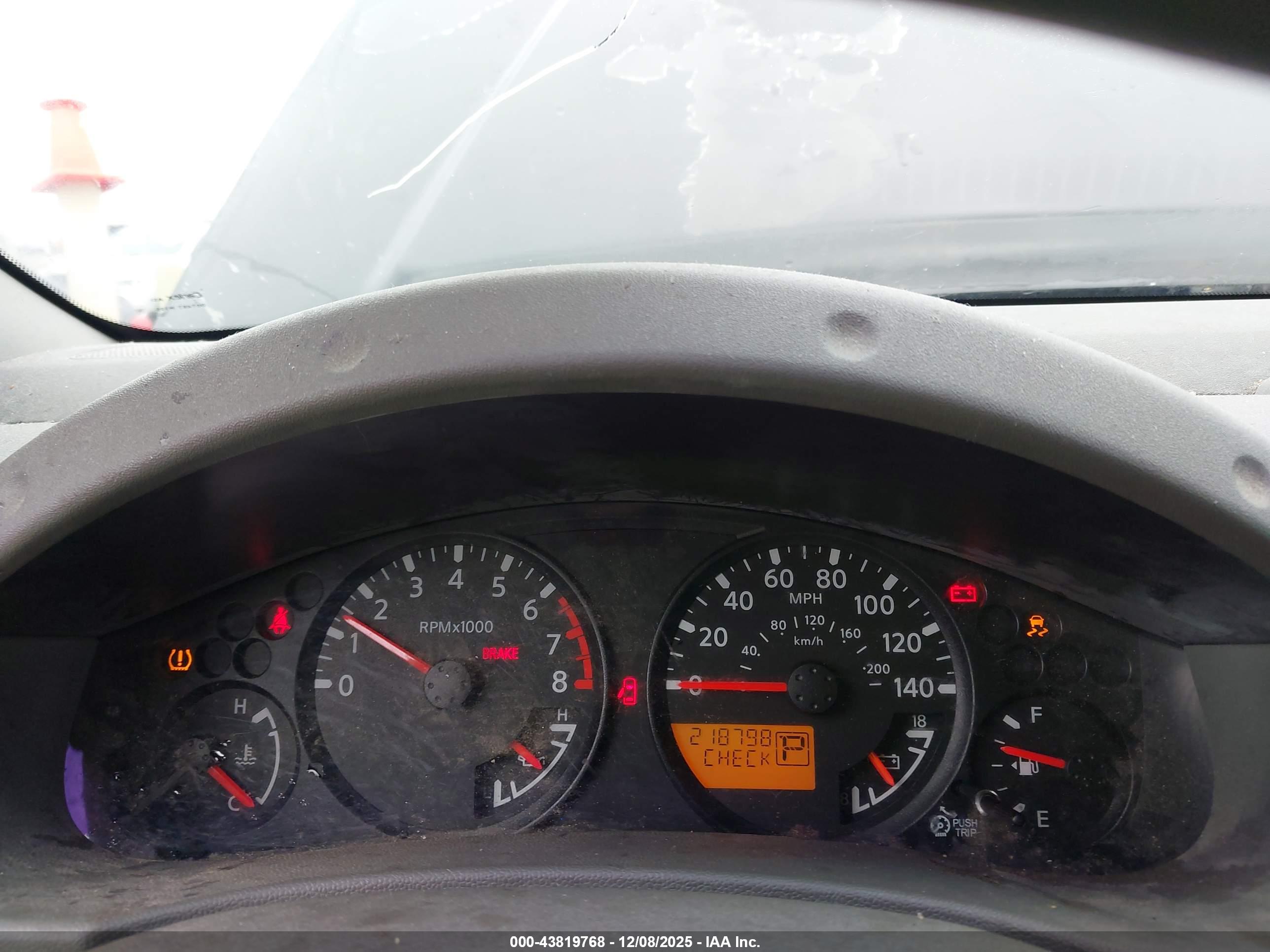 NISSAN FRONTIER image 7