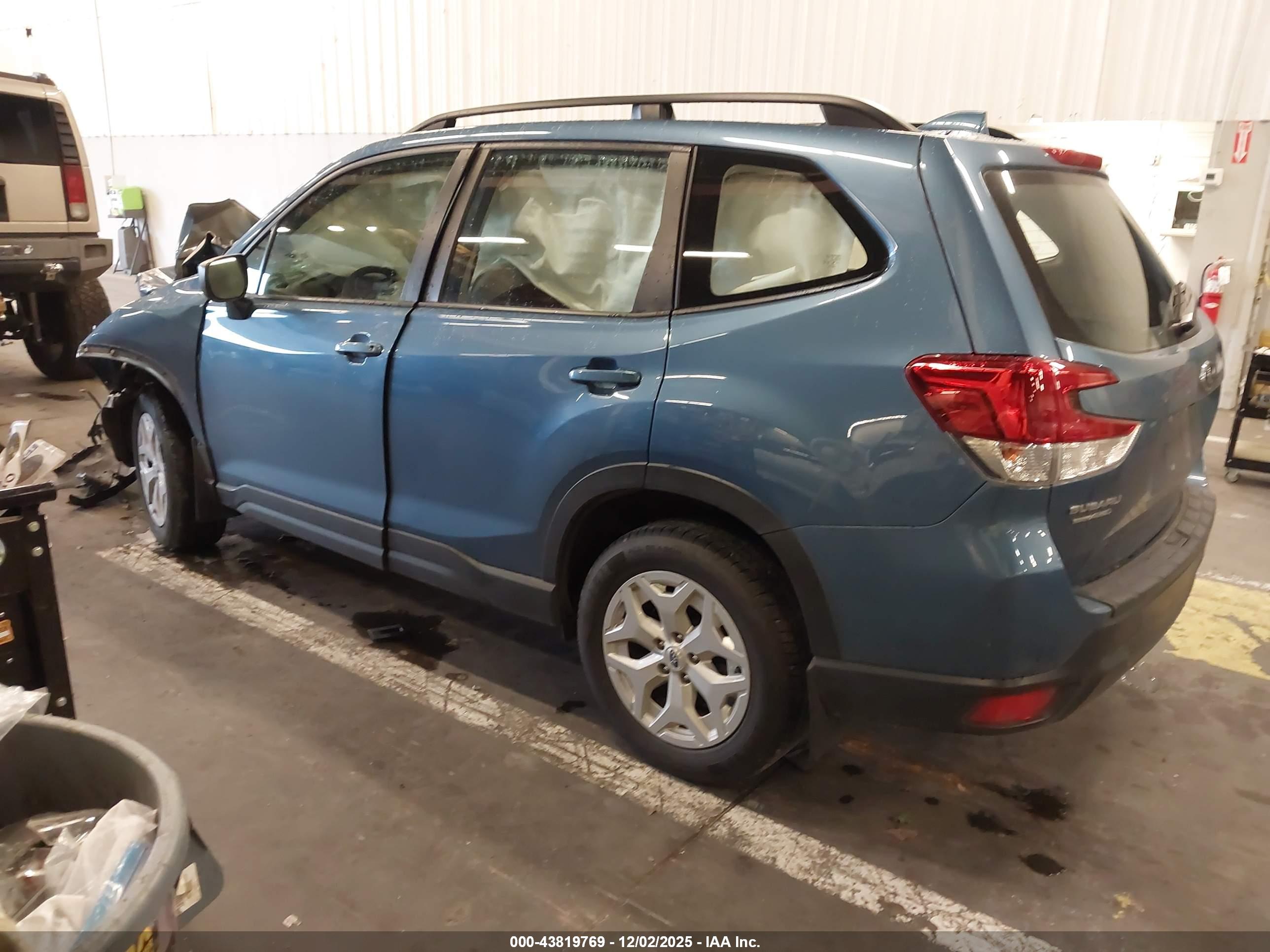 SUBARU FORESTER image 3