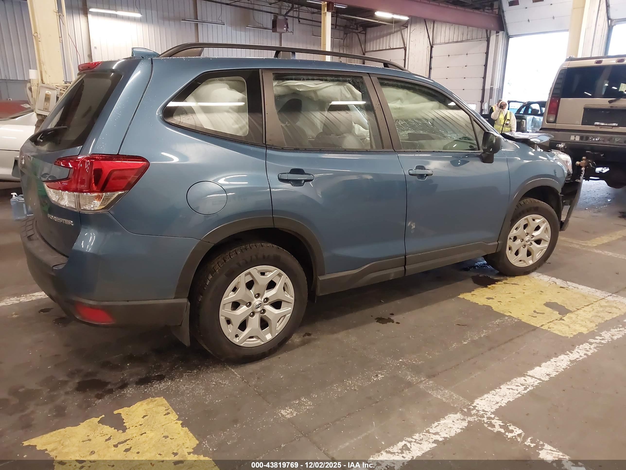 SUBARU FORESTER image 4