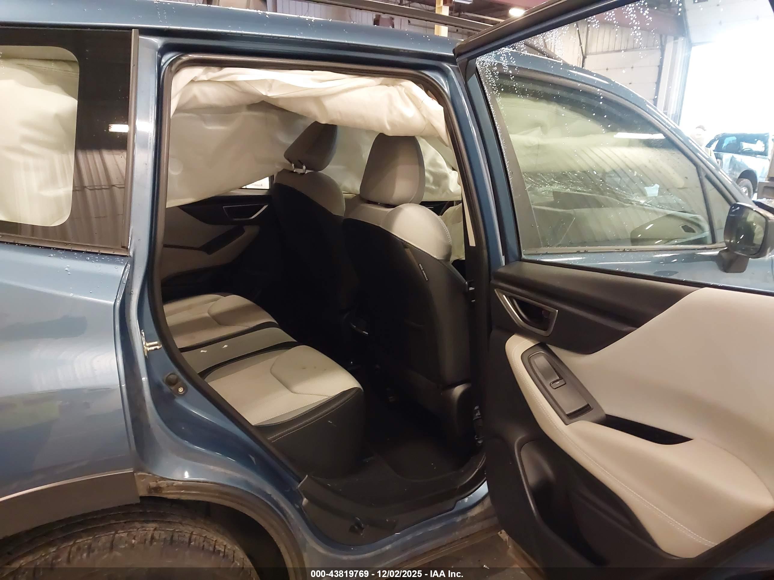 SUBARU FORESTER image 8