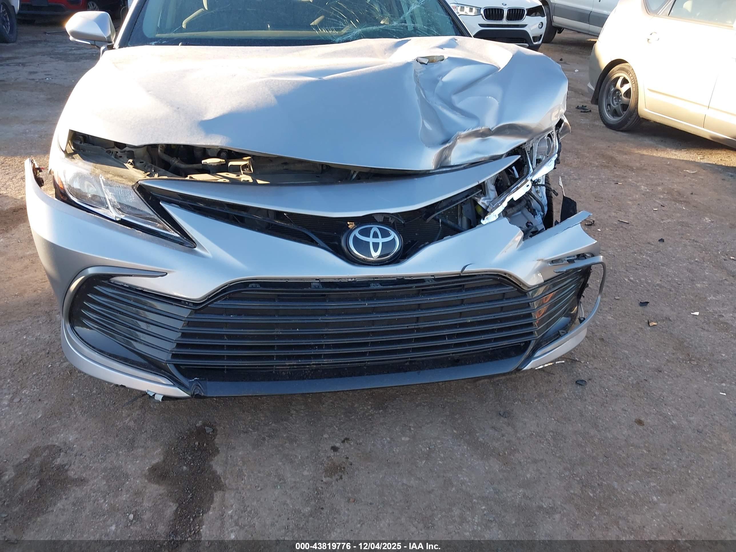 TOYOTA CAMRY image 6