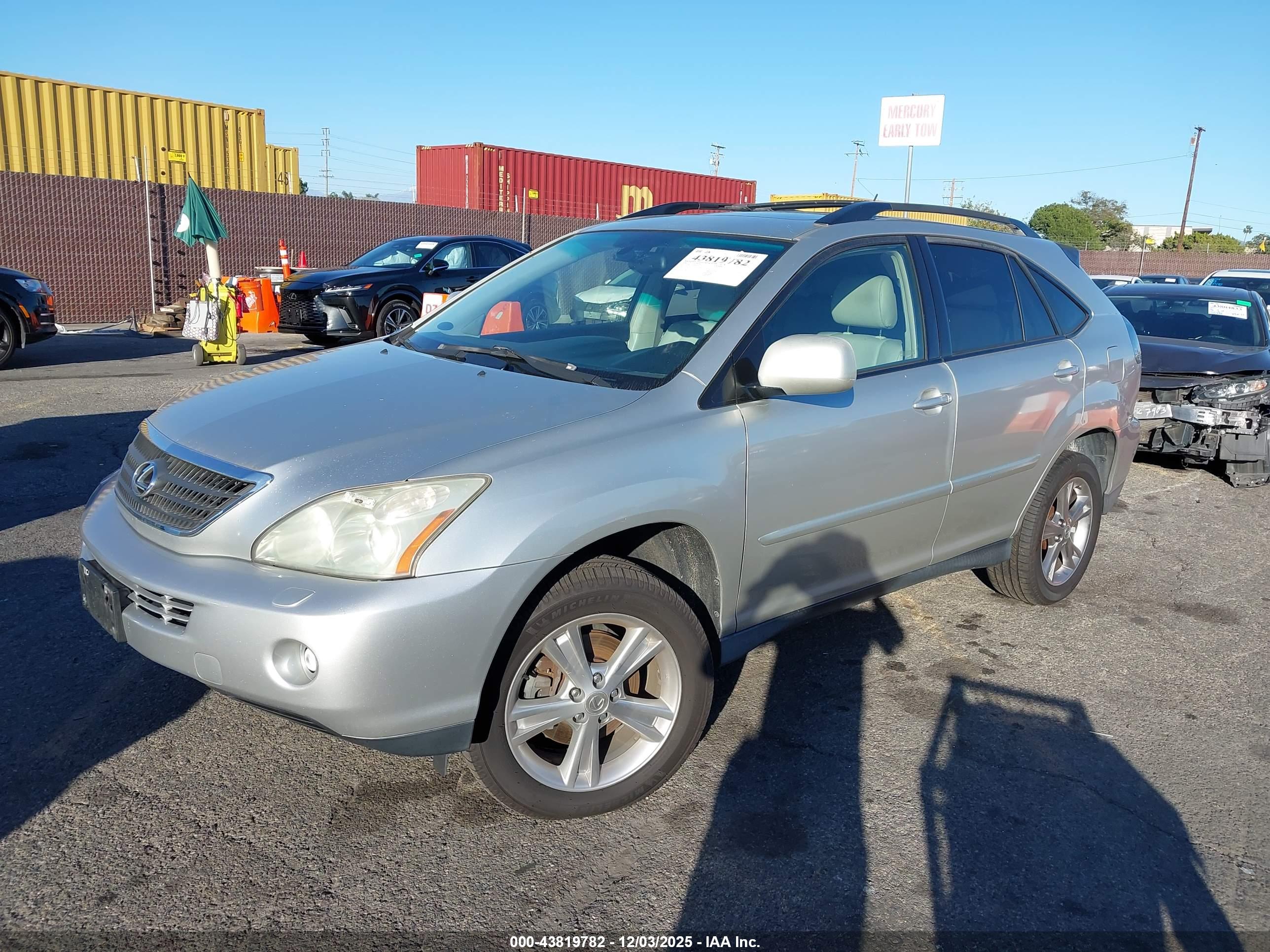 LEXUS RX image 2