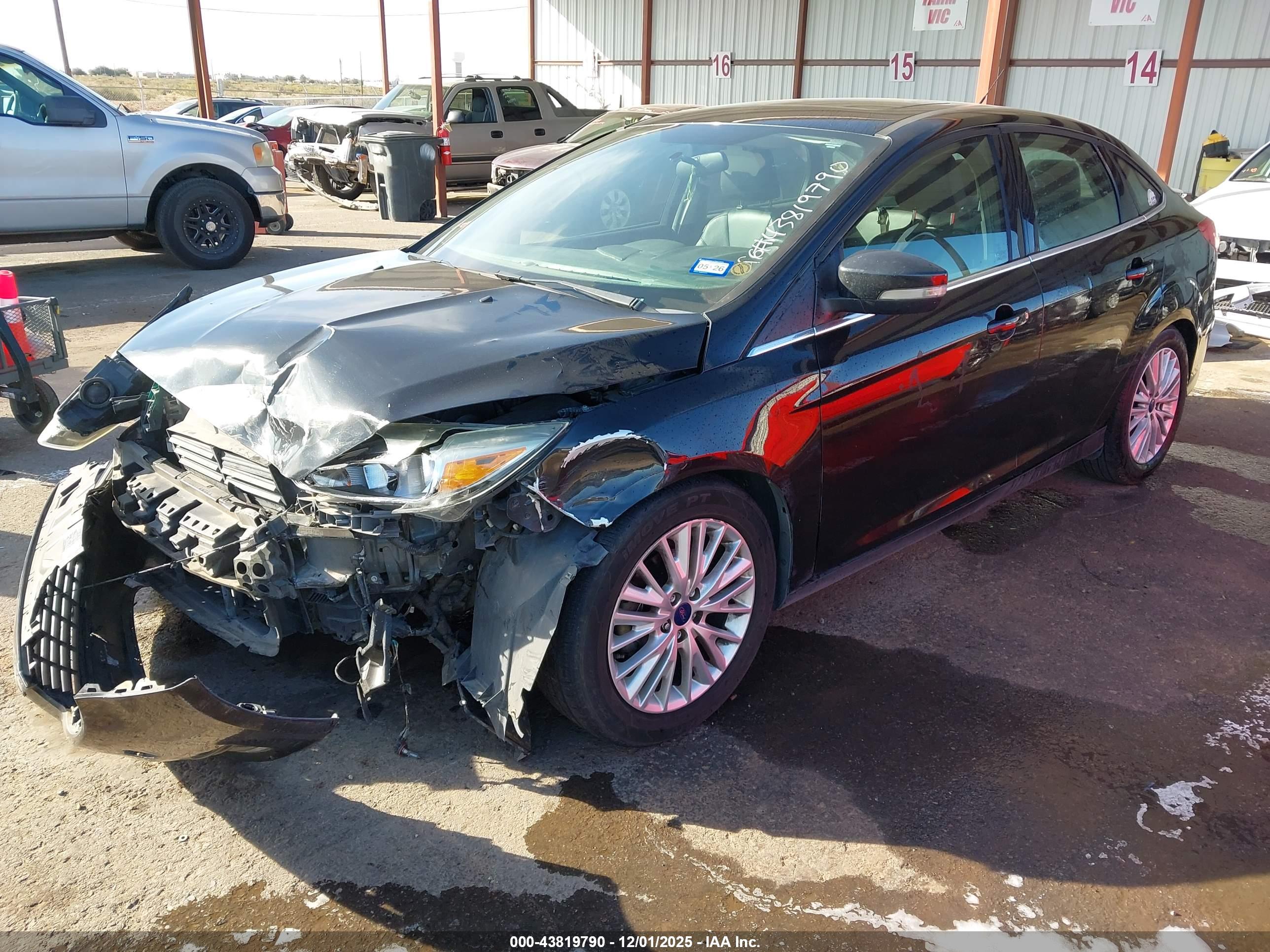 FORD FOCUS image 2