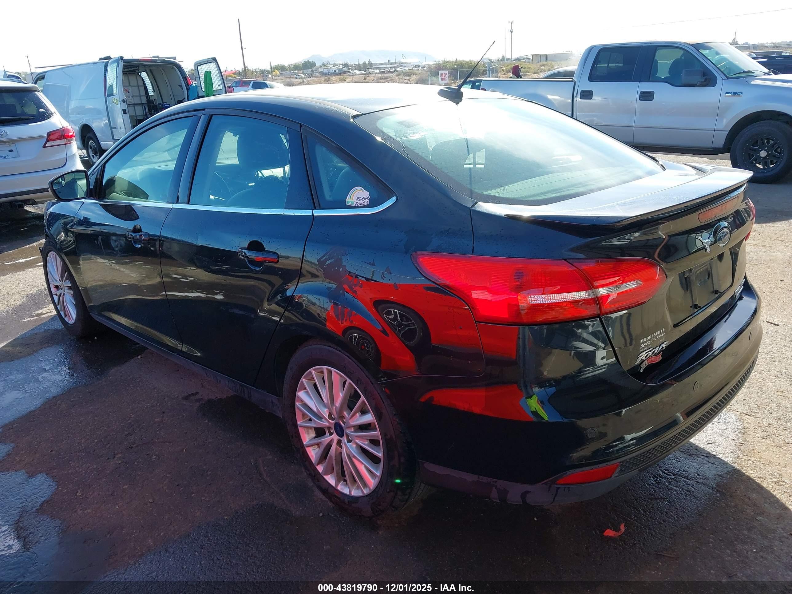 FORD FOCUS image 3