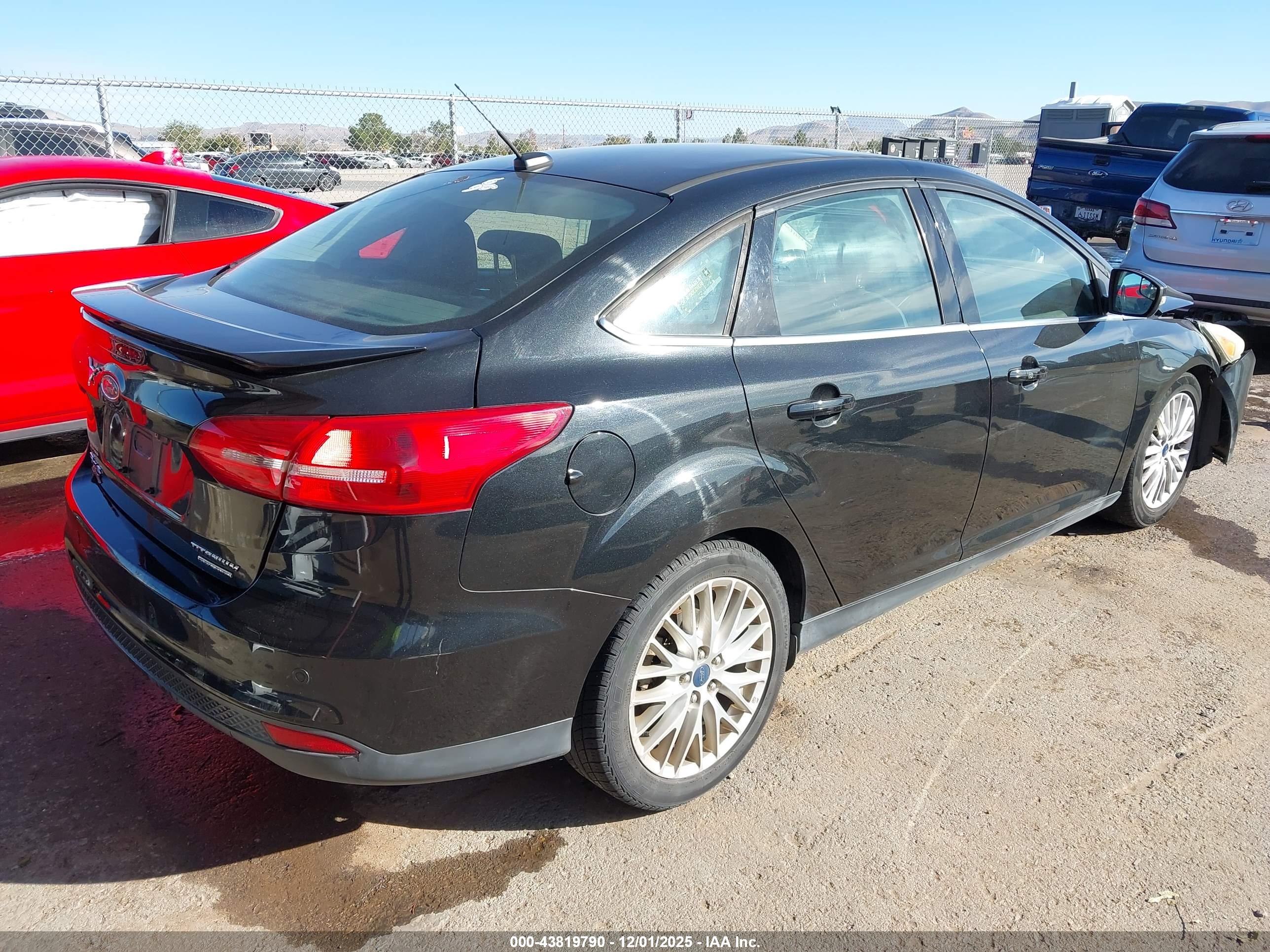 FORD FOCUS image 4