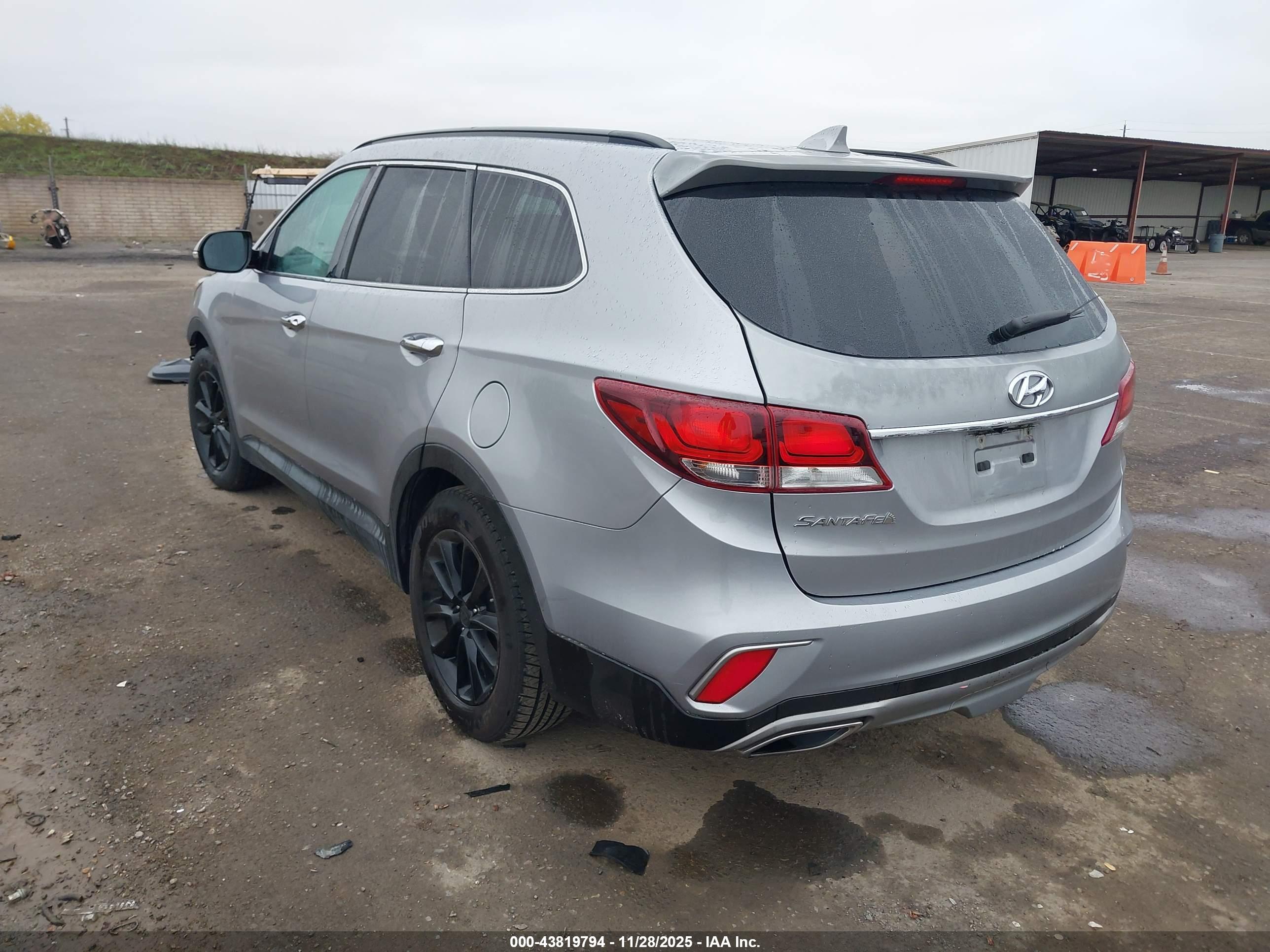 HYUNDAI SANTA image 3