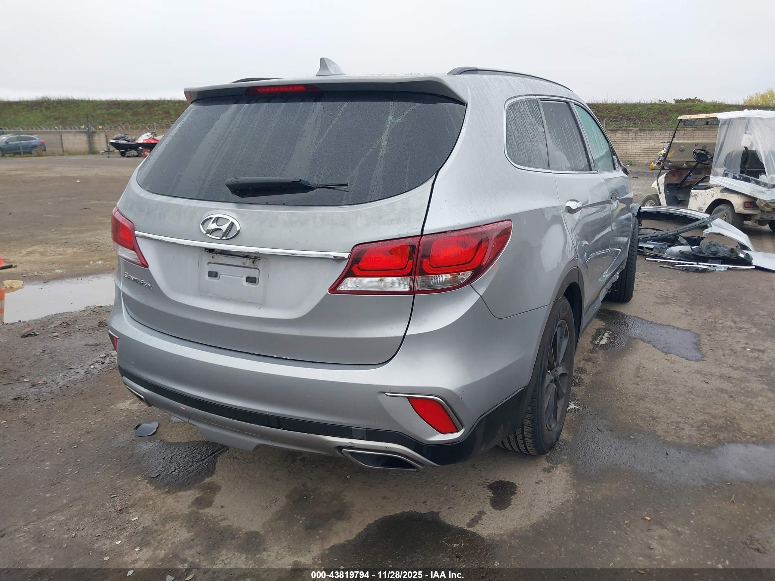HYUNDAI SANTA image 4