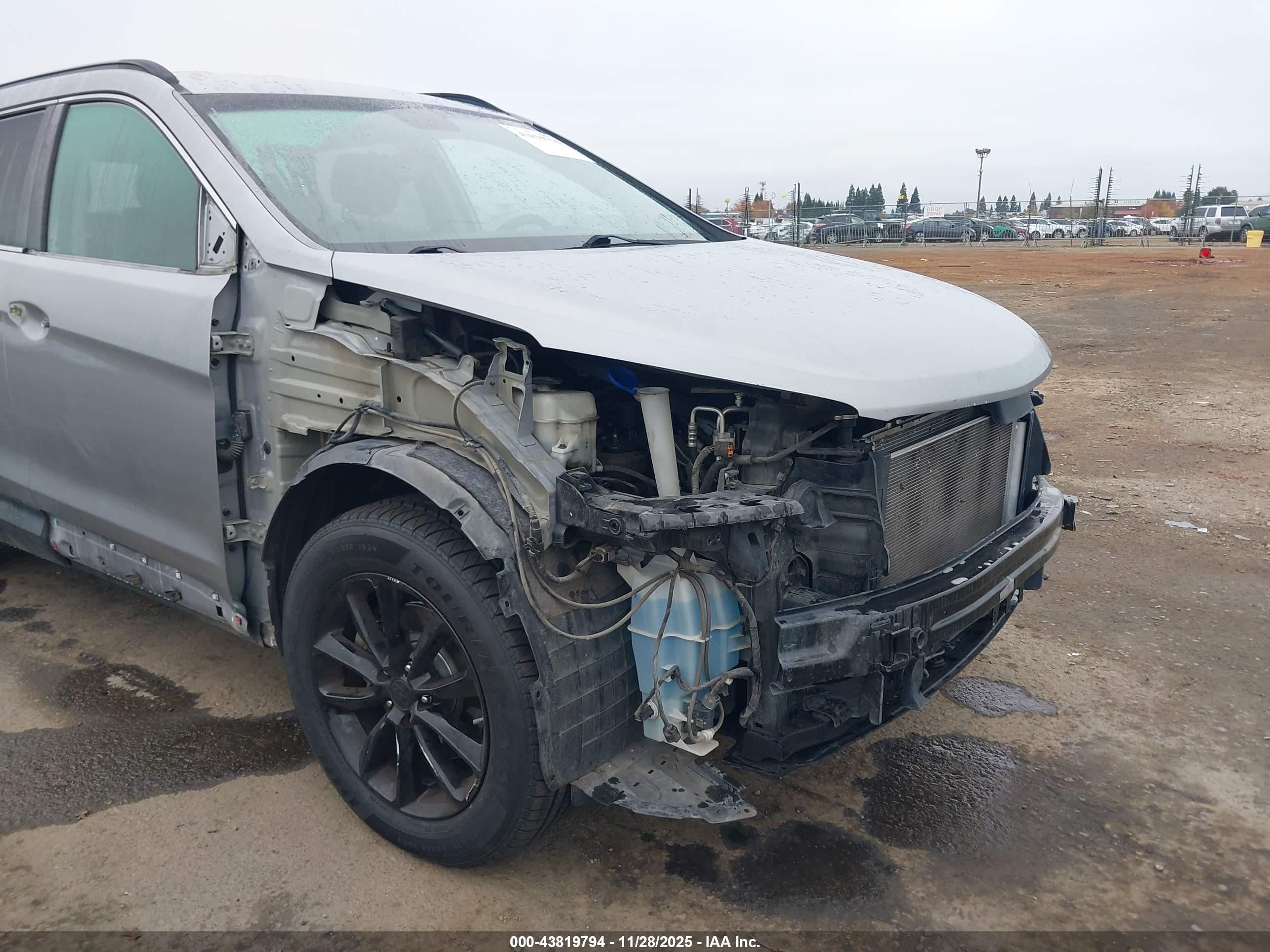 HYUNDAI SANTA image 6