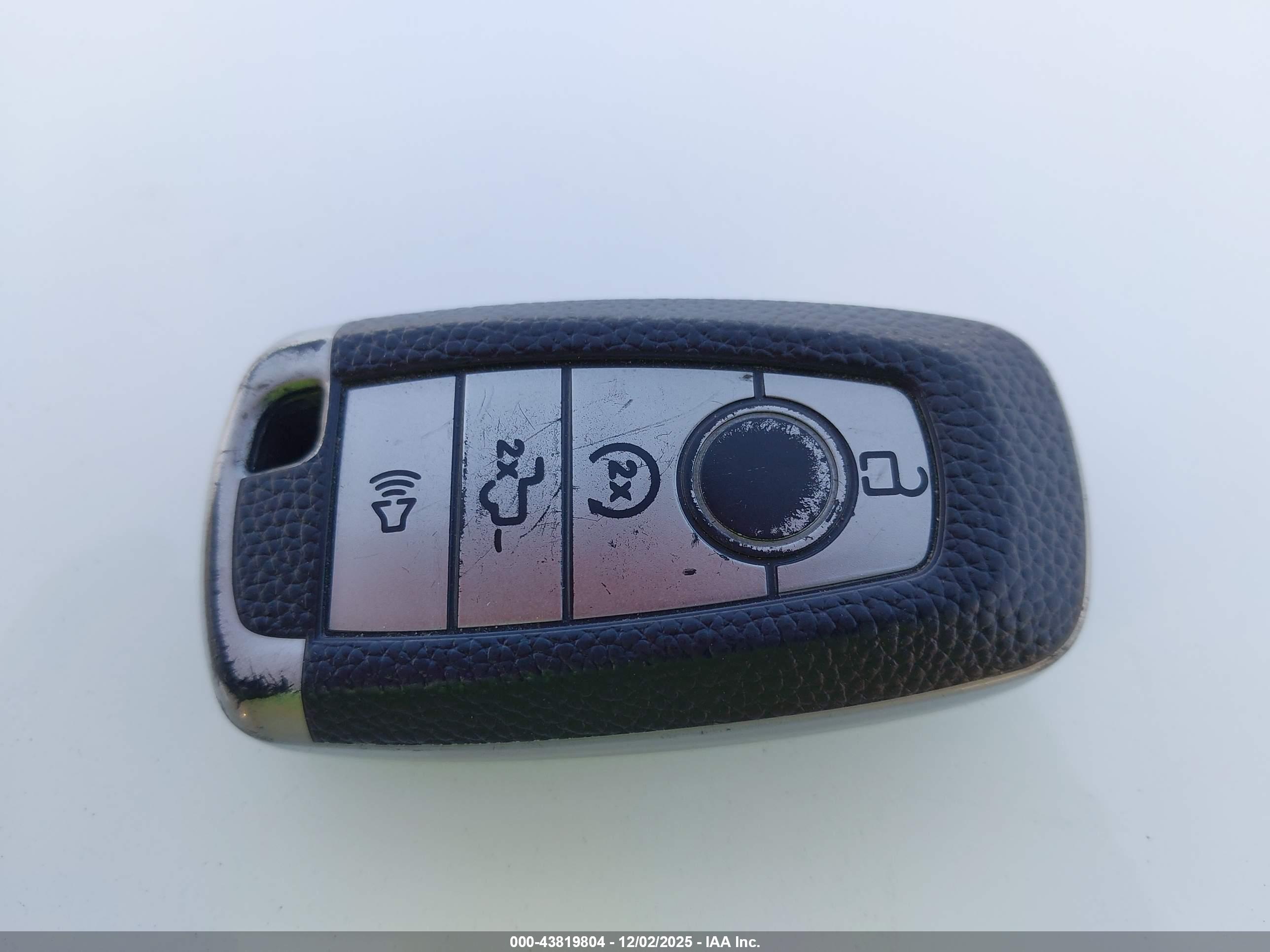 FORD FUSION image 11
