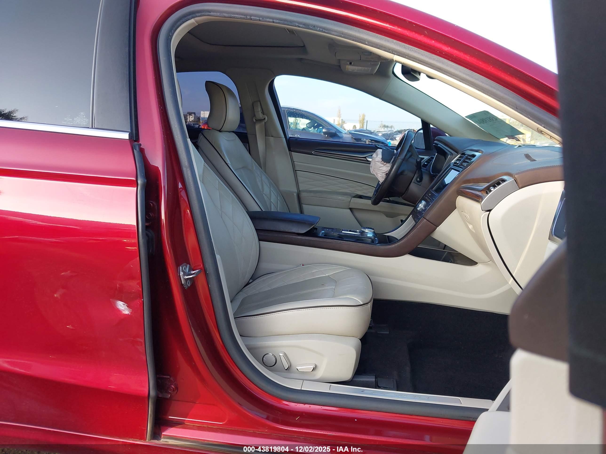 FORD FUSION image 5