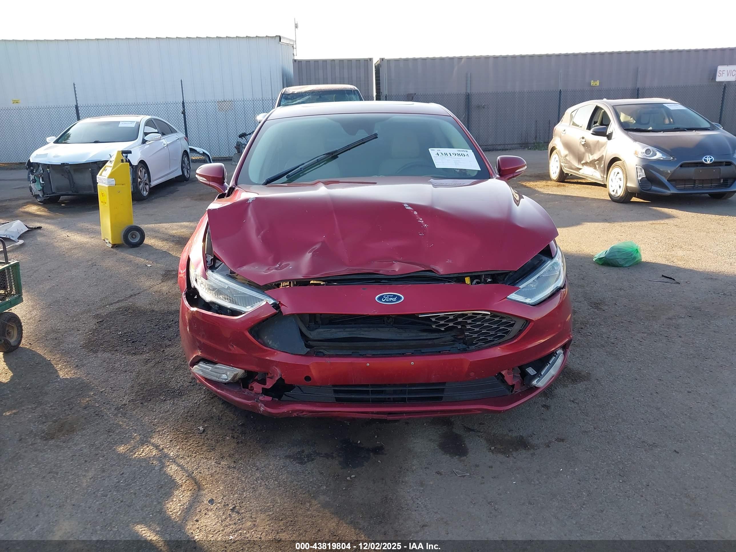 FORD FUSION image 6
