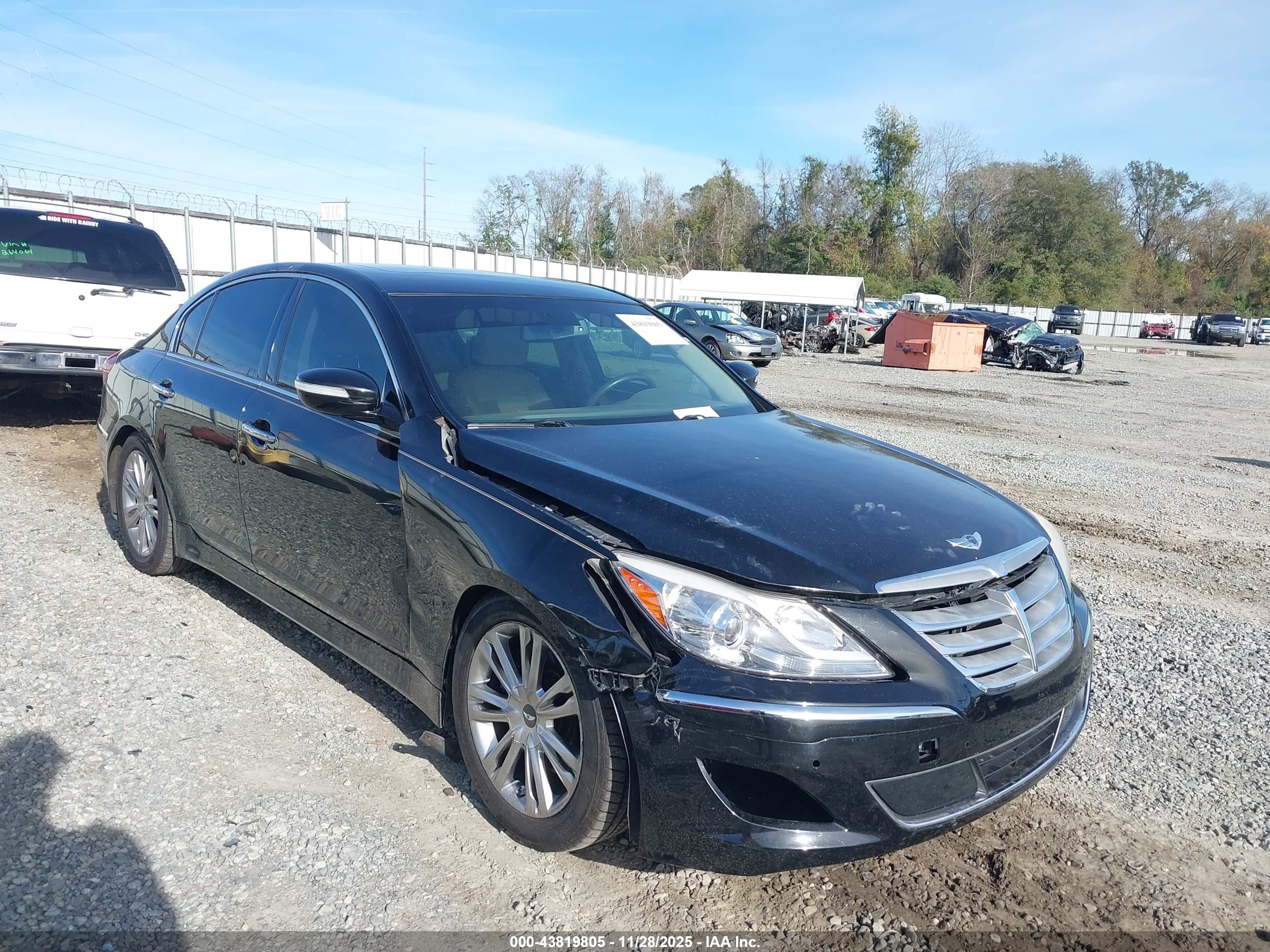 HYUNDAI GENESIS image 6