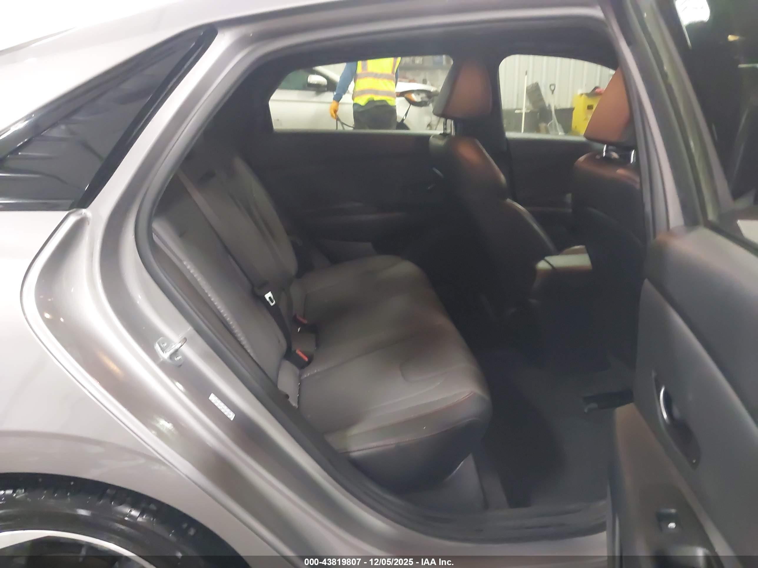 HYUNDAI ELANTRA image 8