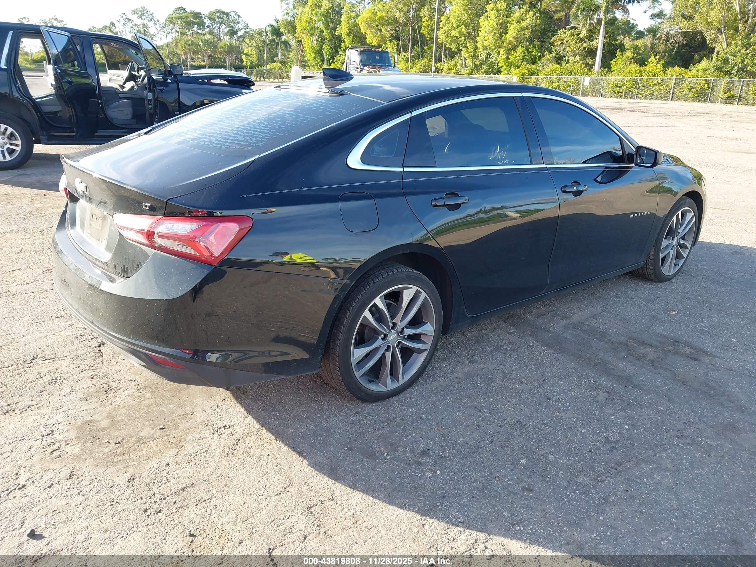 CHEVROLET MALIBU image 4