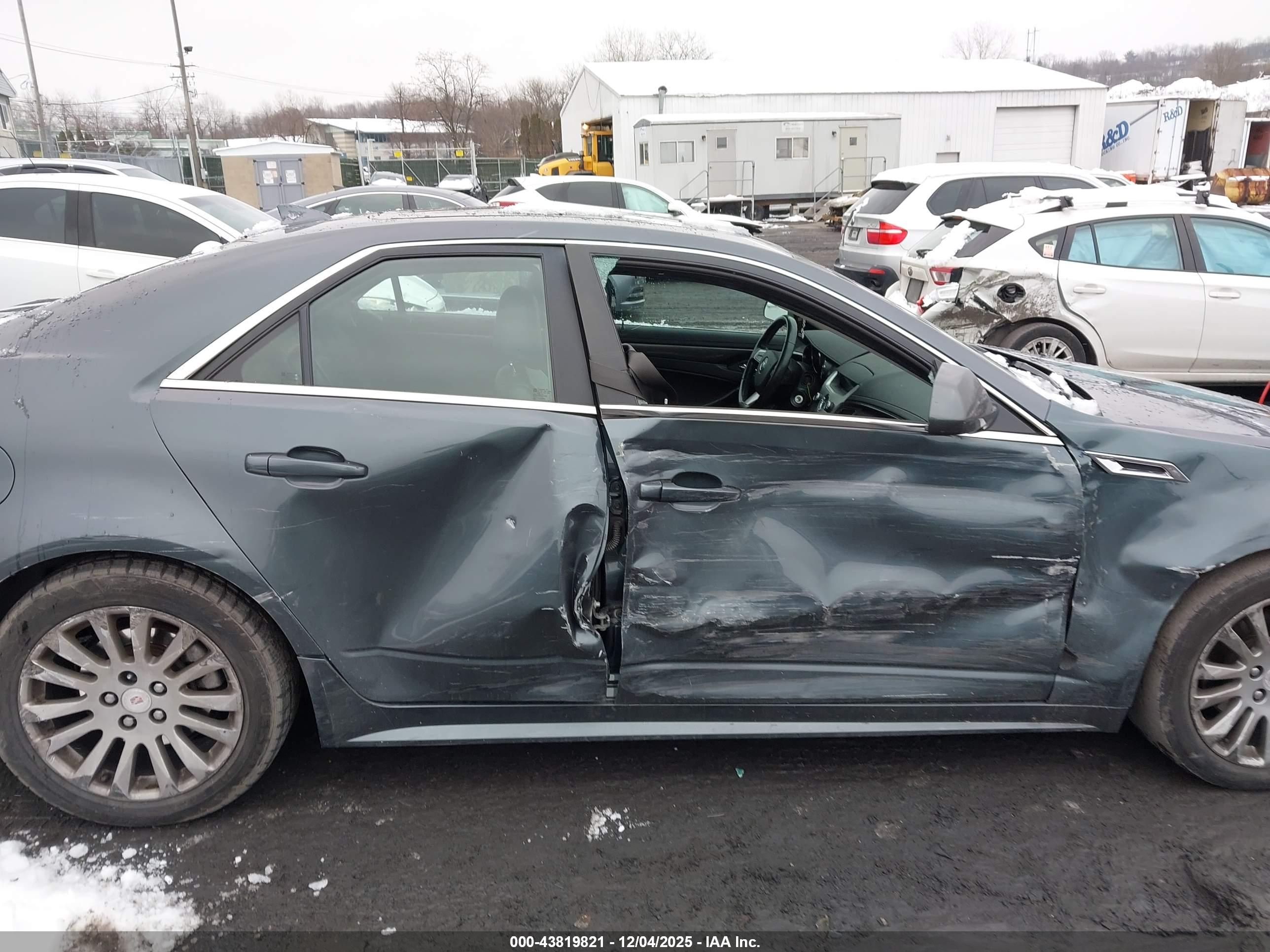 CADILLAC CTS image 6