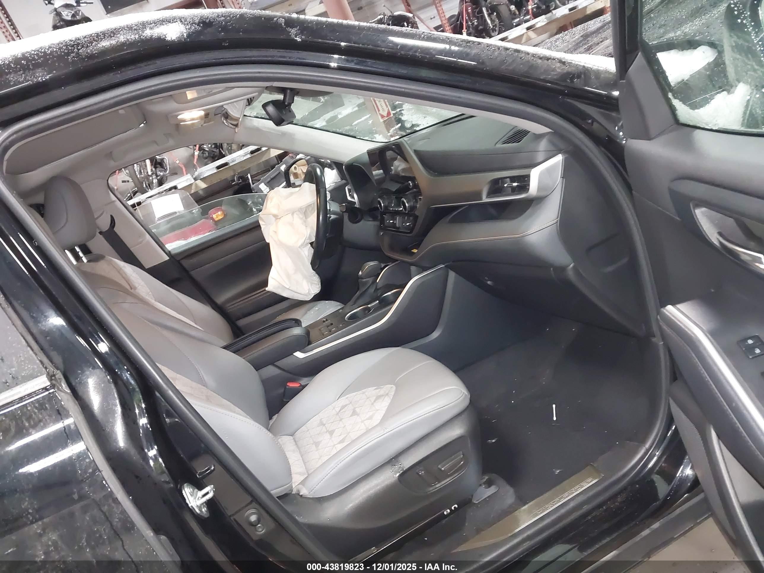 TOYOTA HIGHLANDER image 5