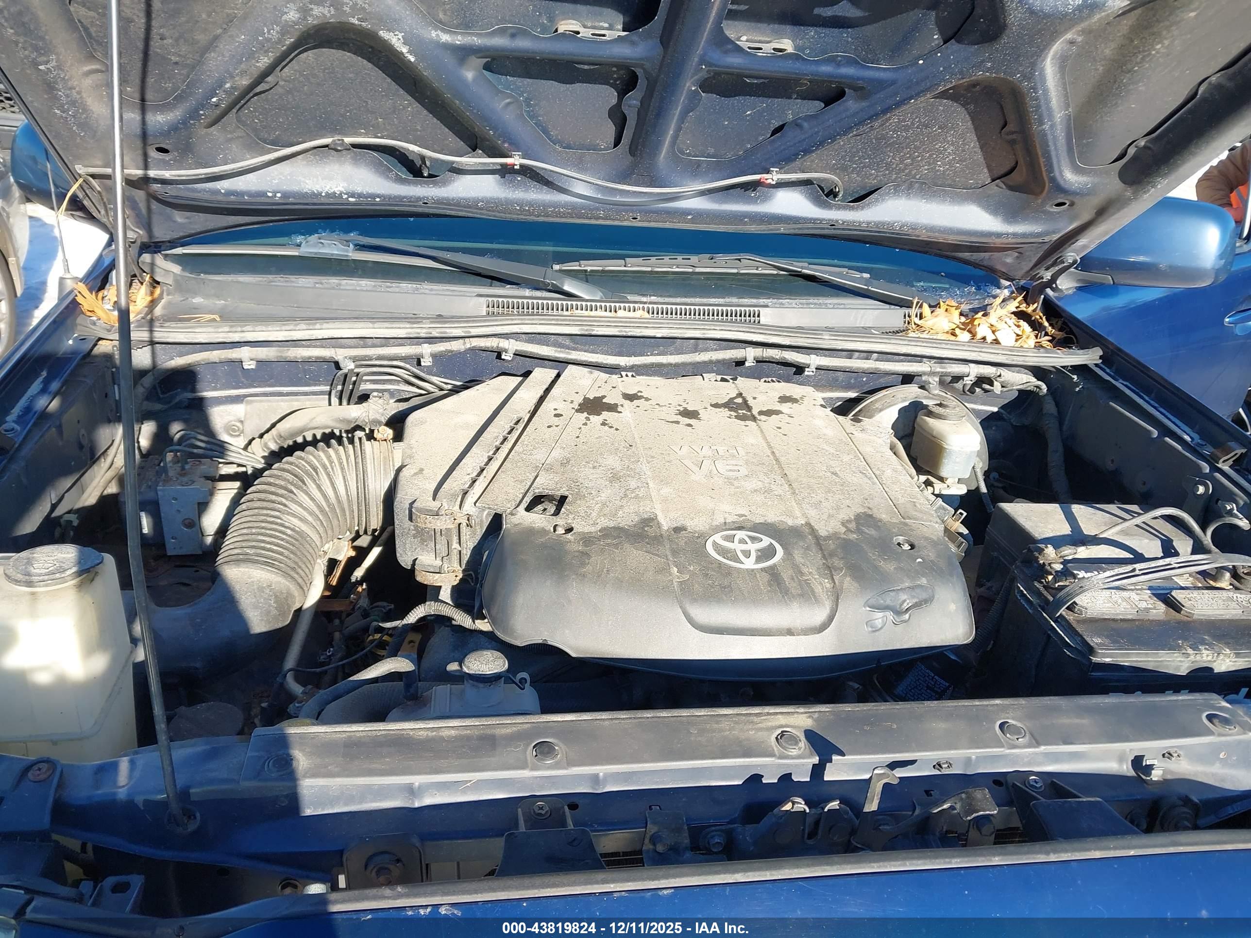 TOYOTA TACOMA image 10