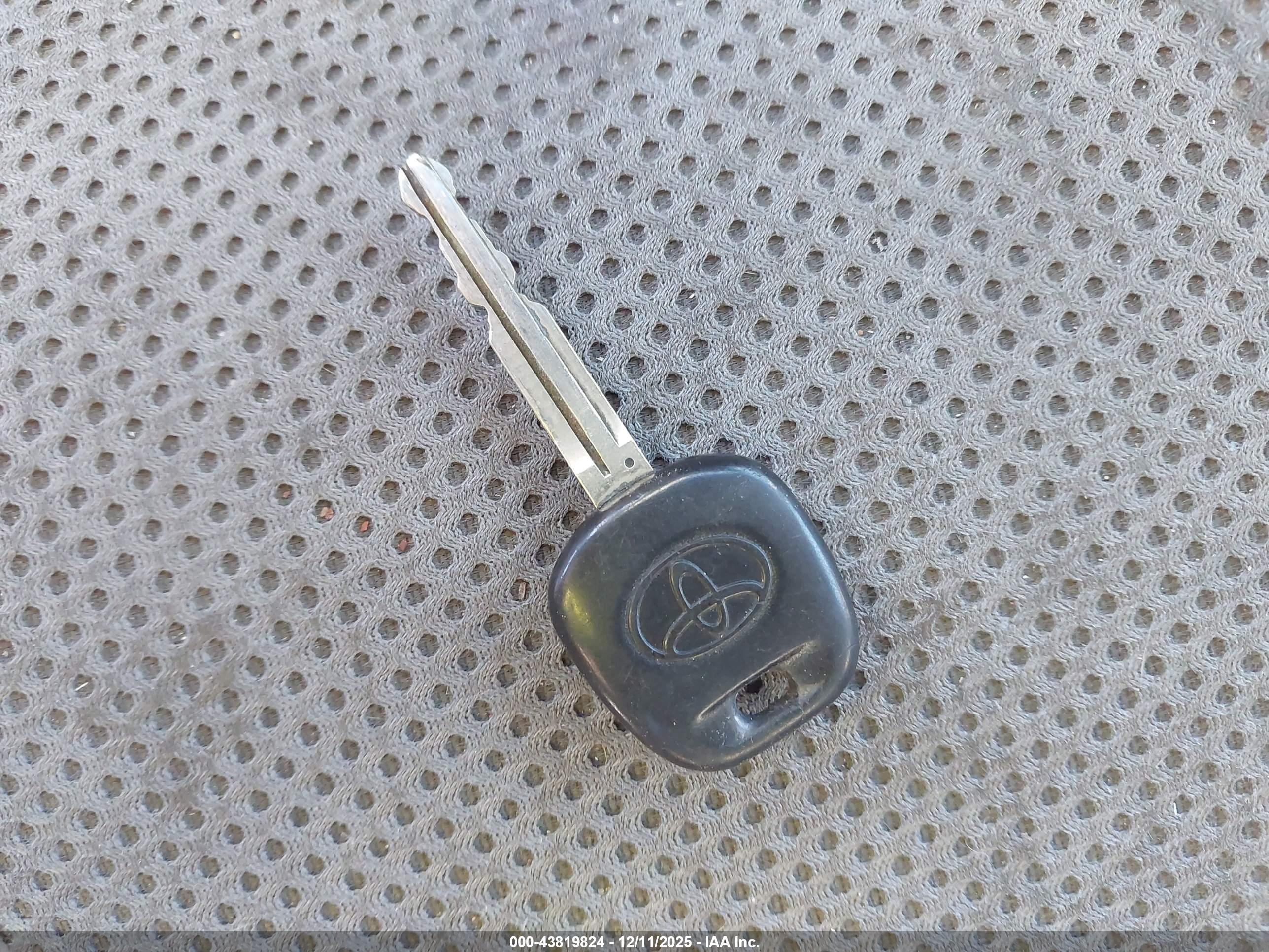 TOYOTA TACOMA image 11