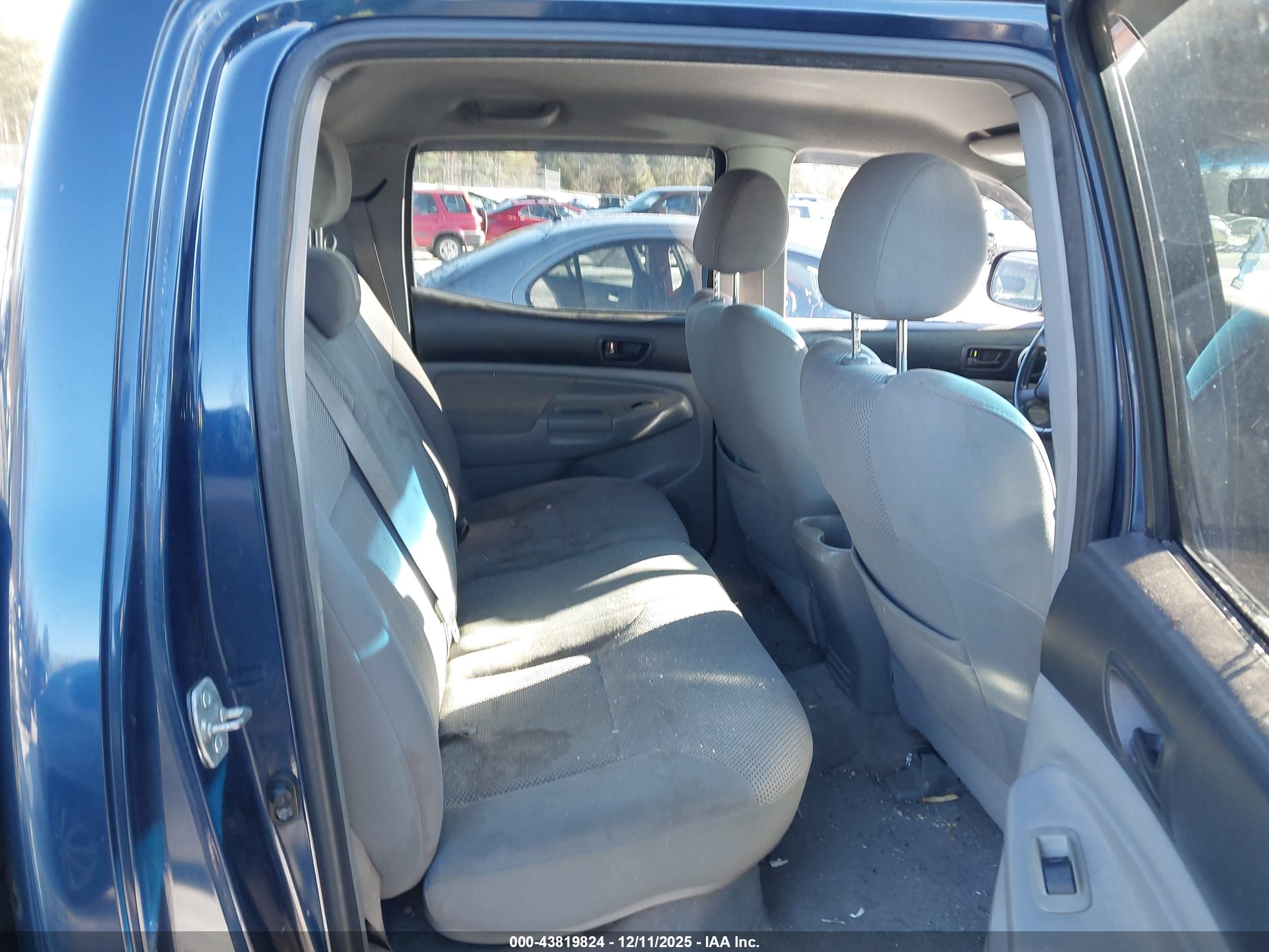 TOYOTA TACOMA image 8