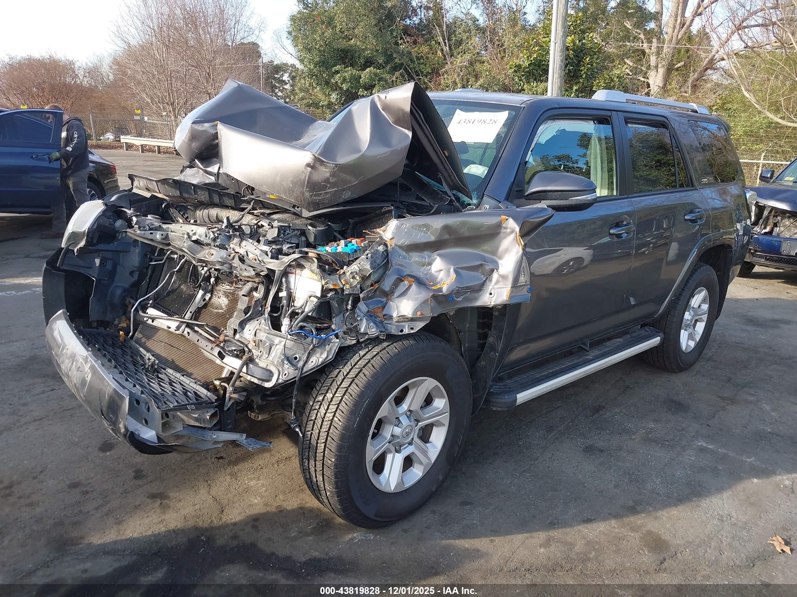TOYOTA 4RUNNER image 2