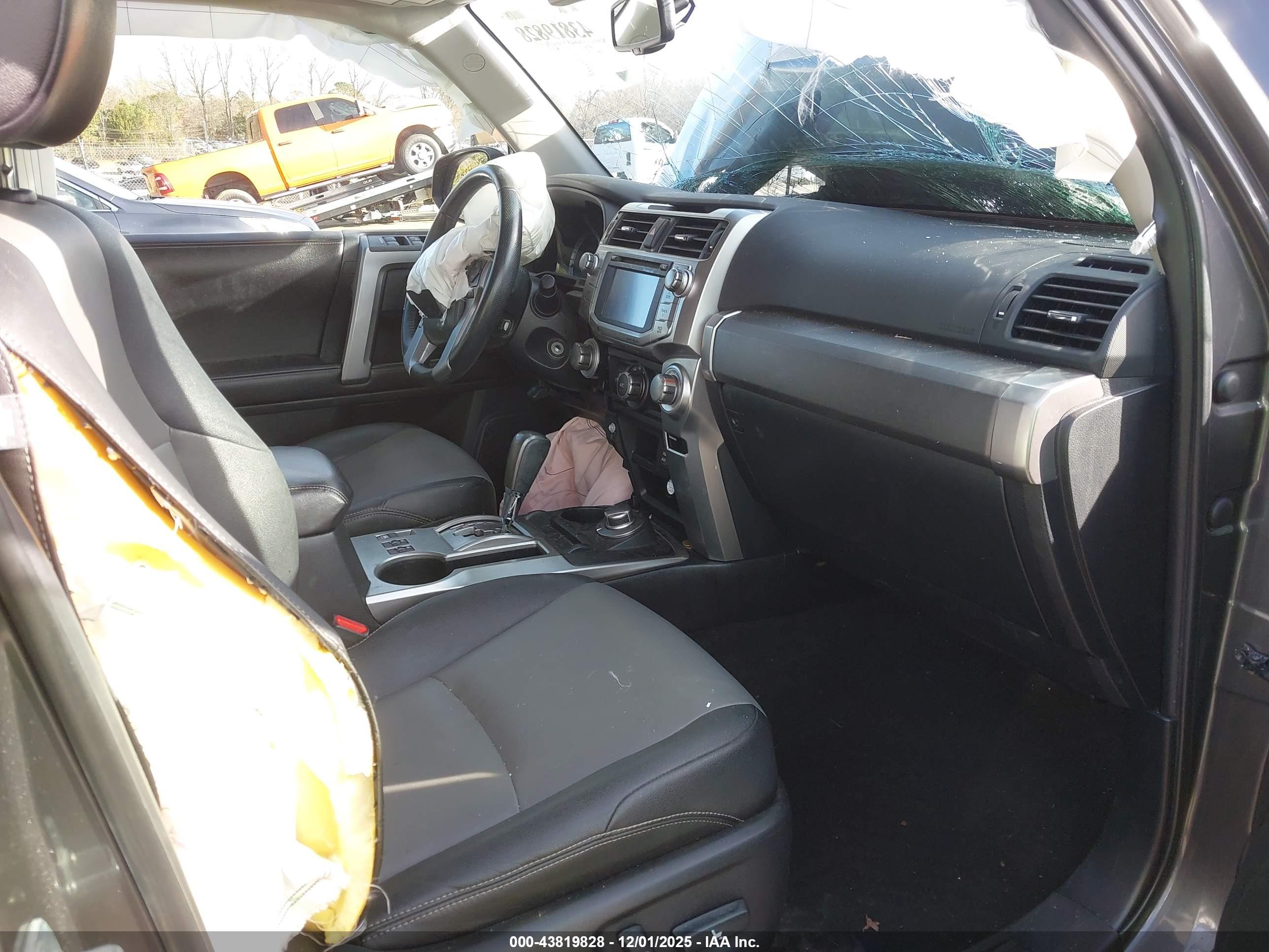 TOYOTA 4RUNNER image 5