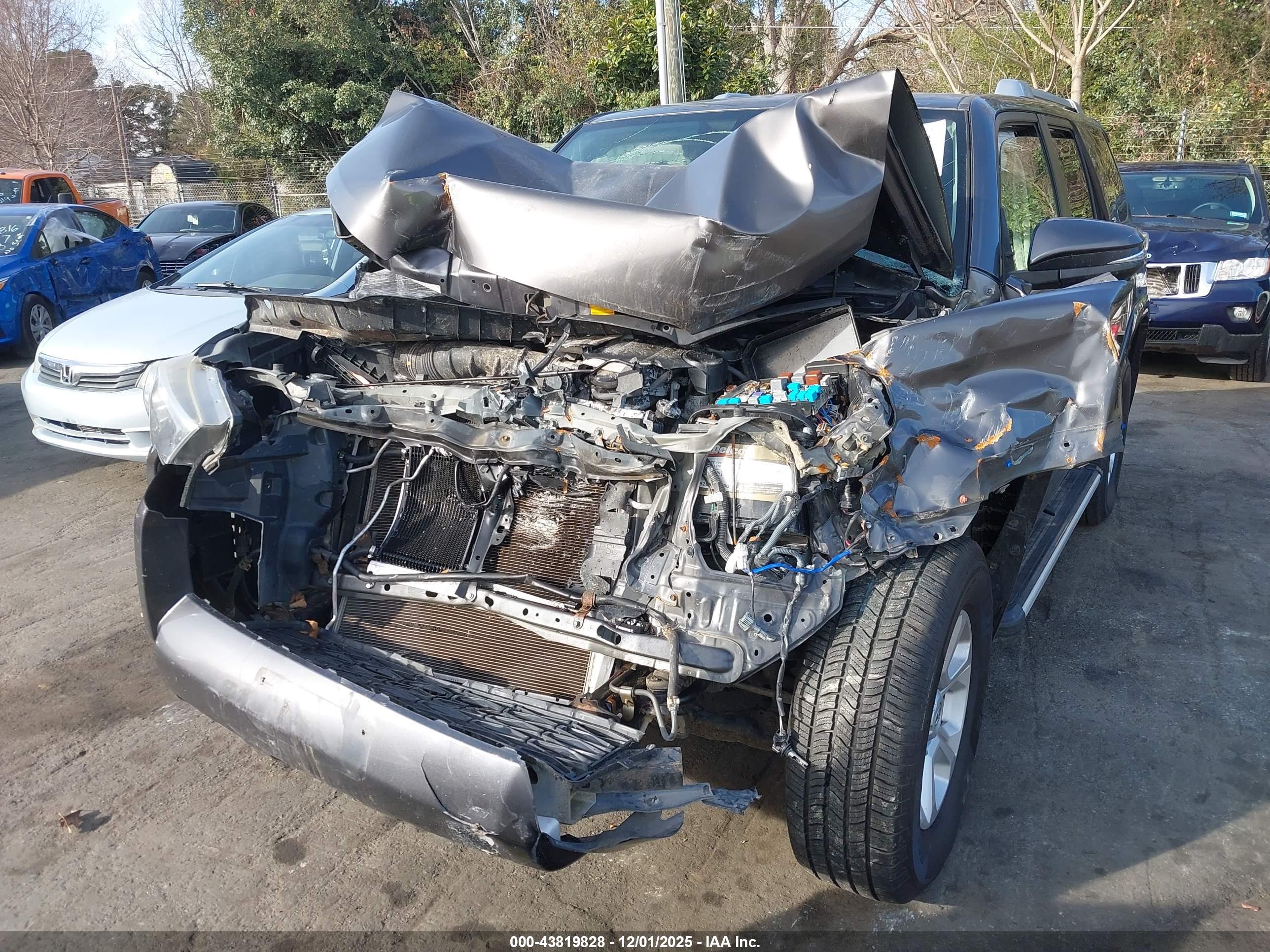 TOYOTA 4RUNNER image 6