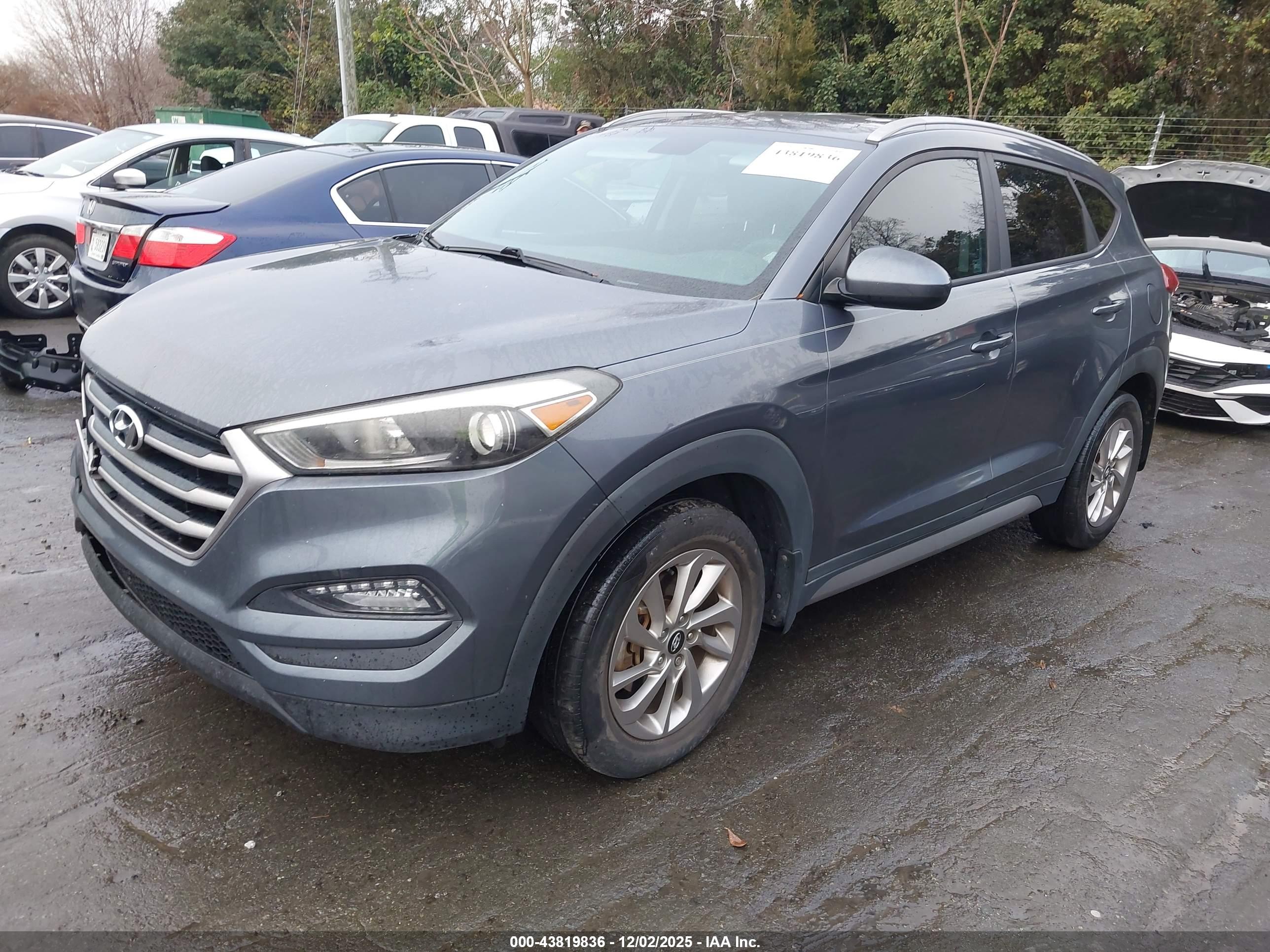 HYUNDAI TUCSON image 2