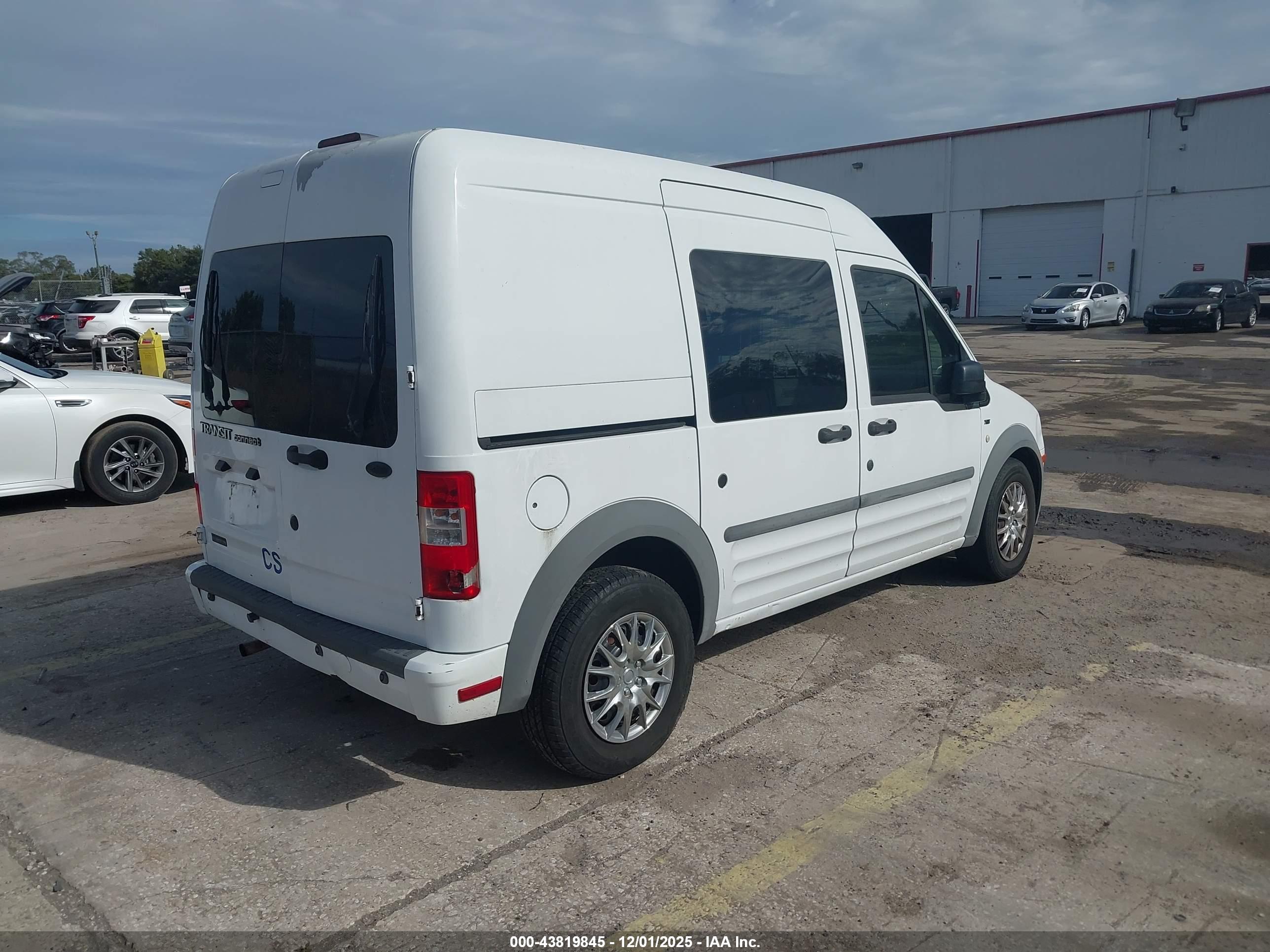 FORD TRANSIT image 4