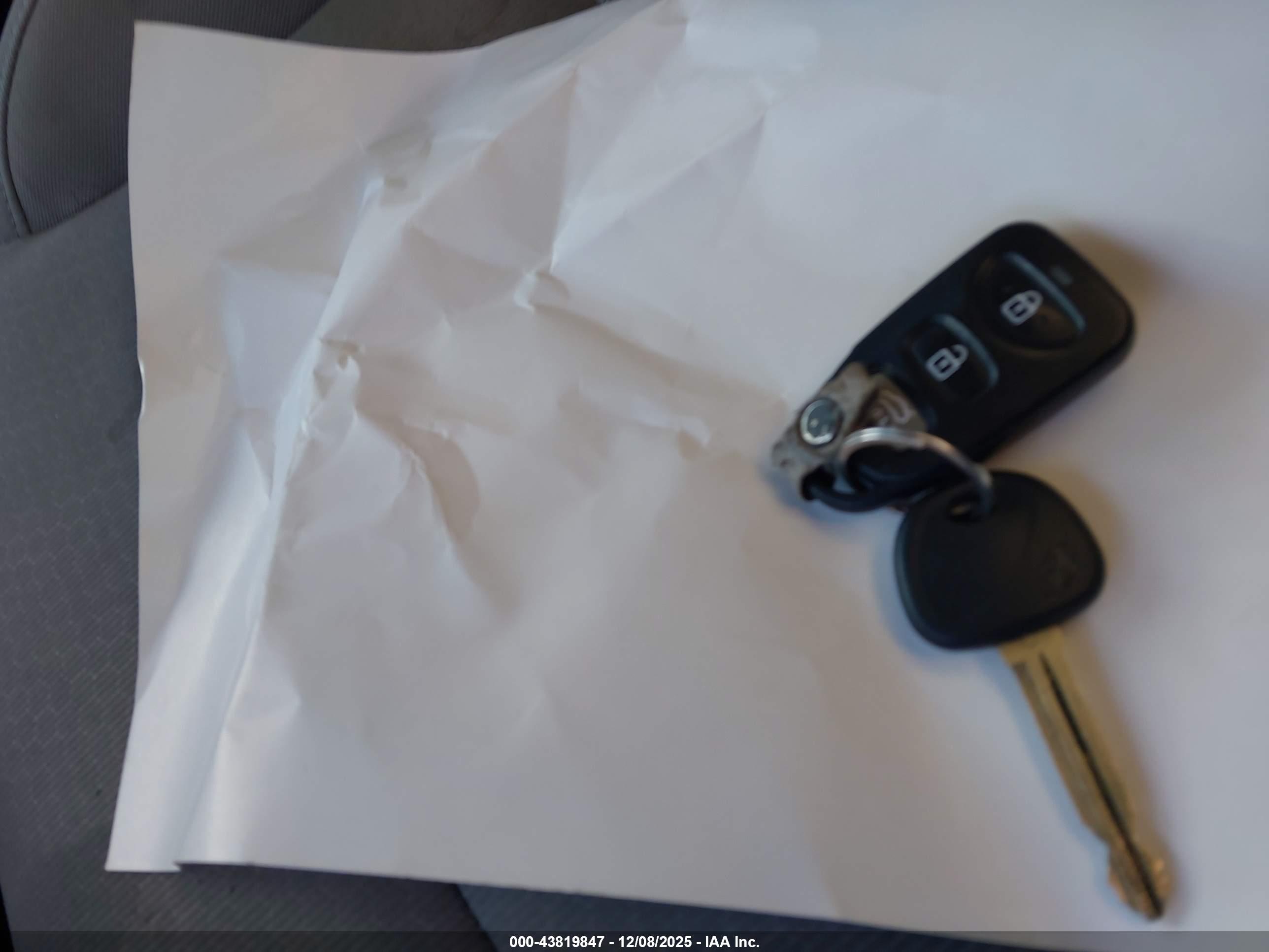 HYUNDAI ELANTRA image 11