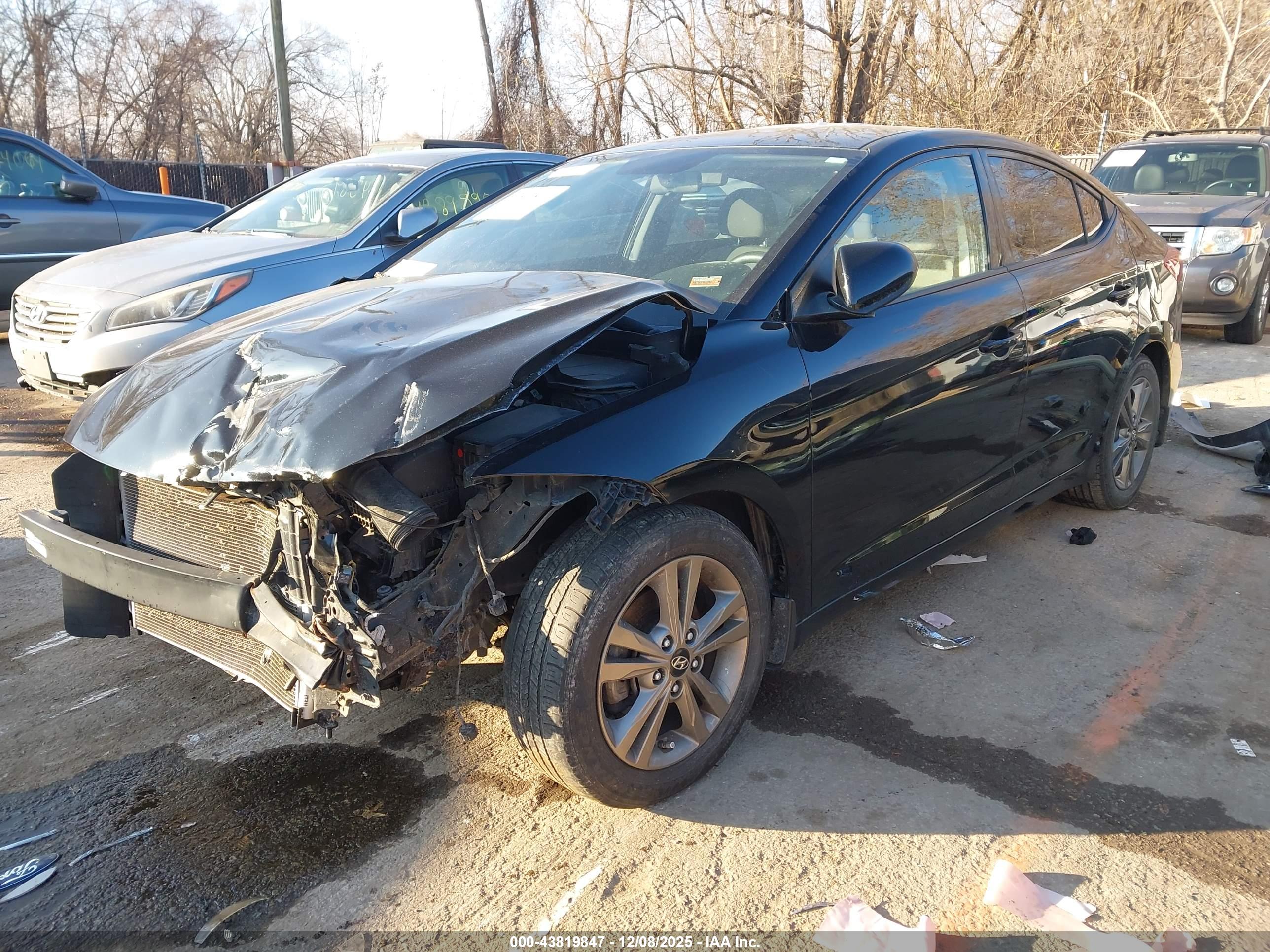 HYUNDAI ELANTRA image 2