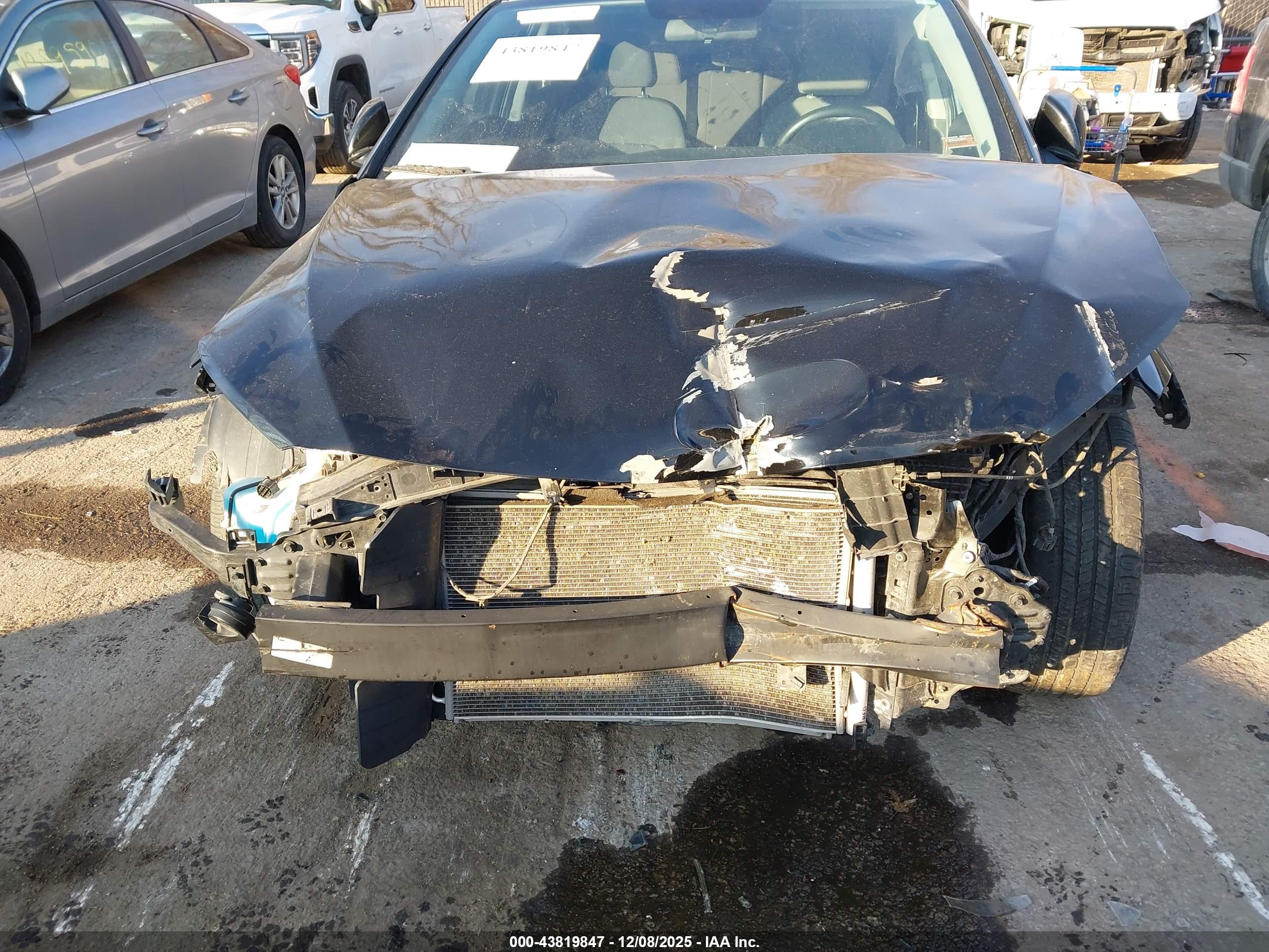HYUNDAI ELANTRA image 6