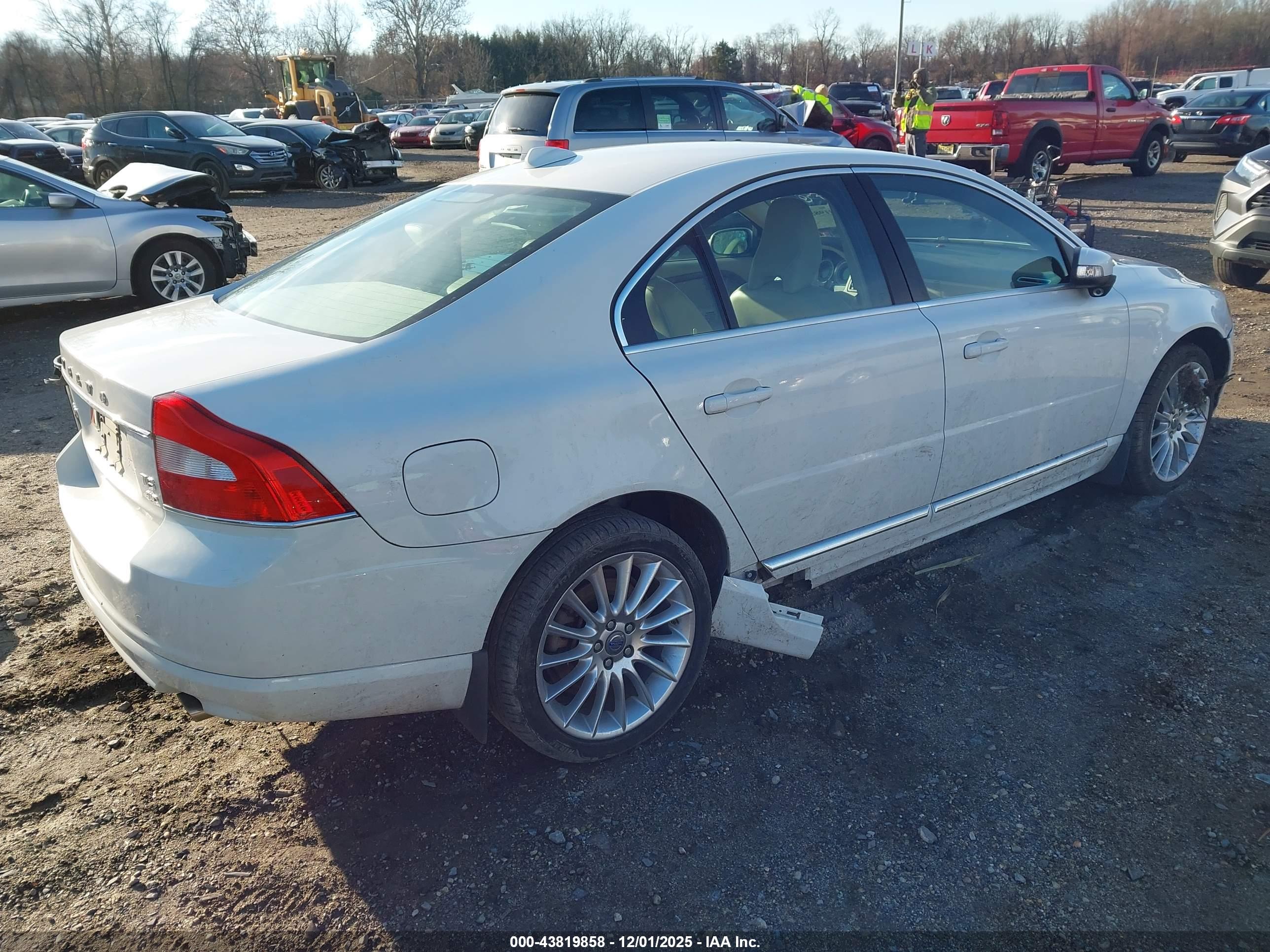VOLVO S80 image 4
