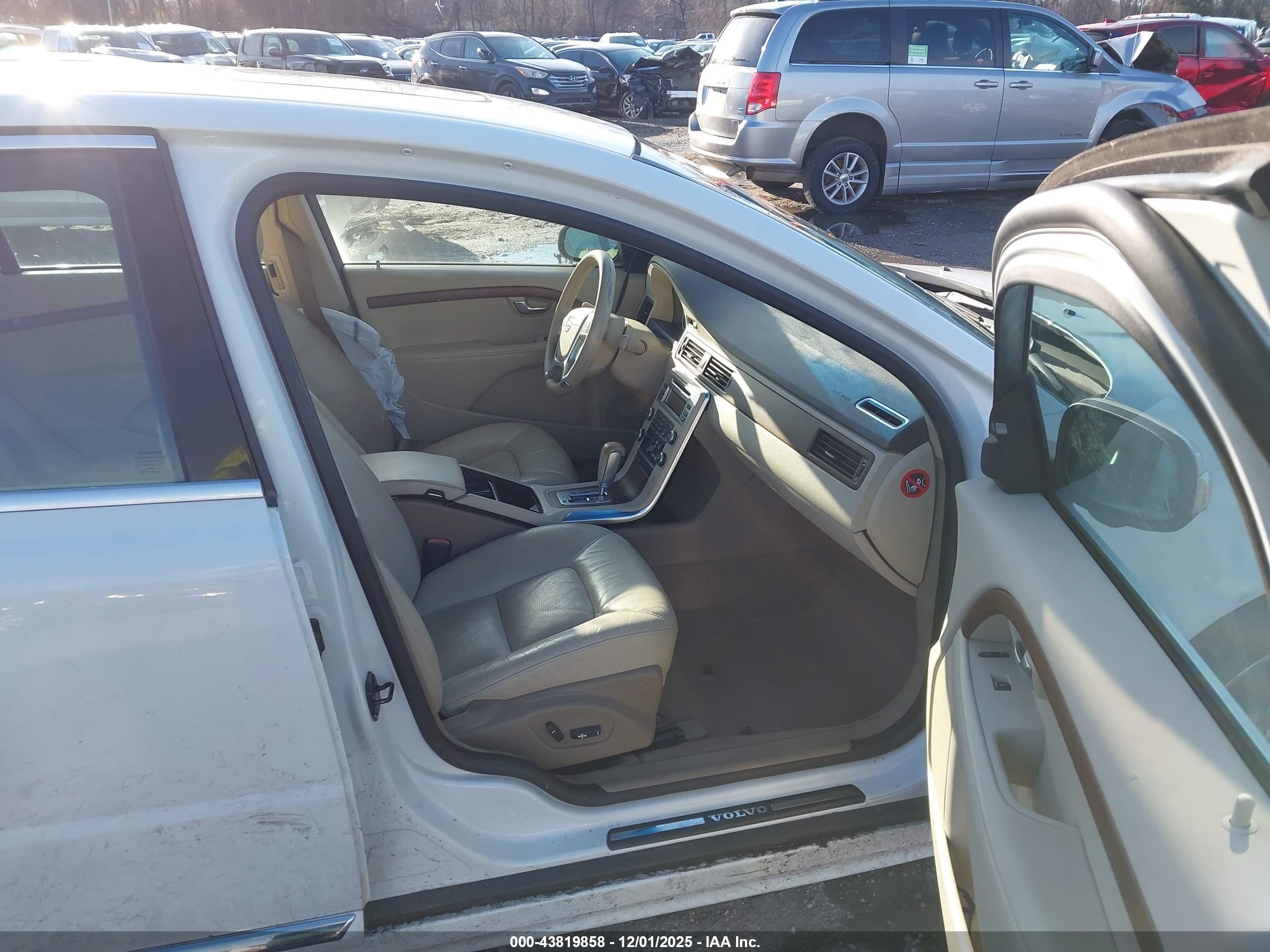 VOLVO S80 image 5