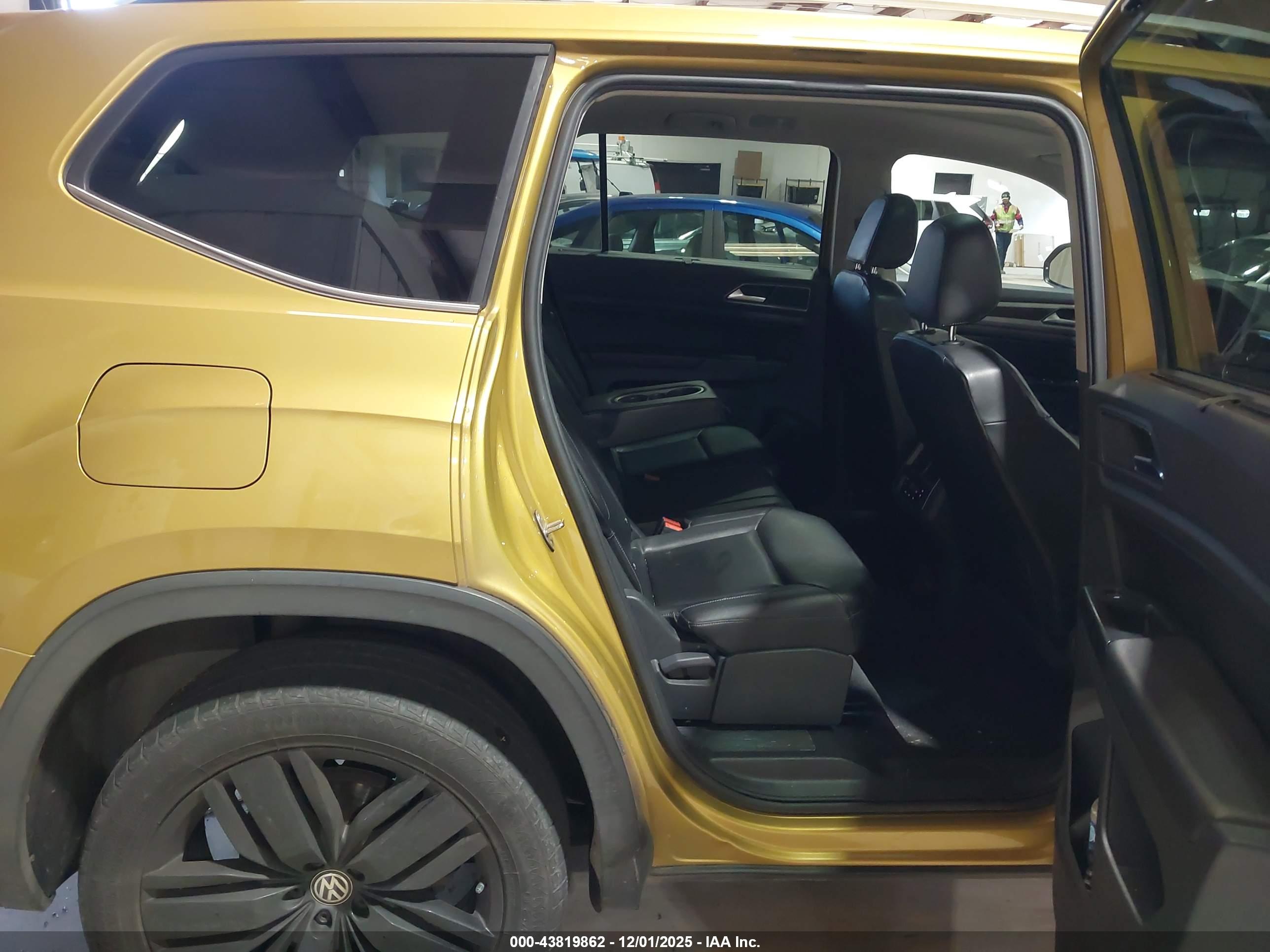 VOLKSWAGEN ATLAS image 8