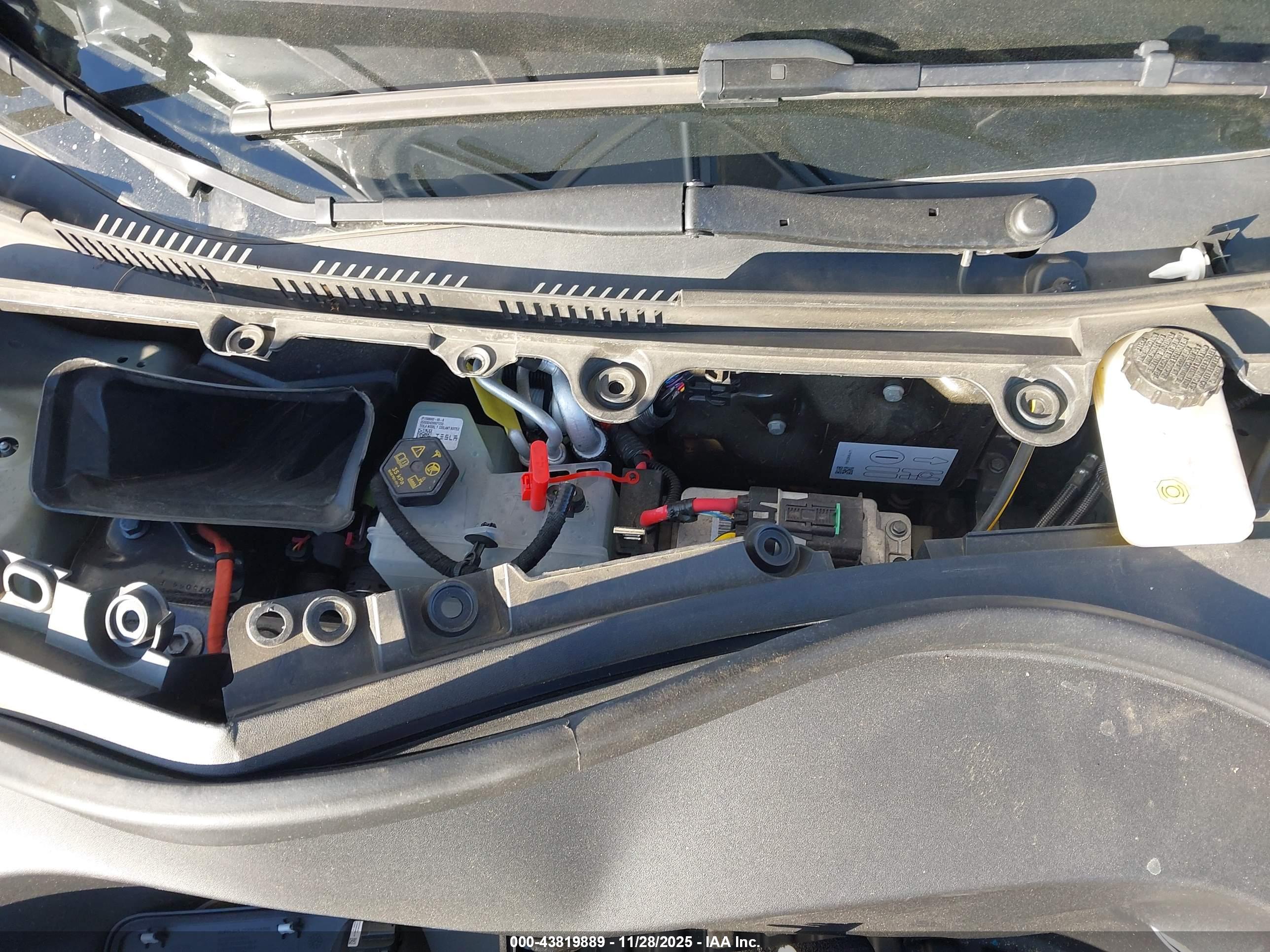 TESLA MODEL image 10